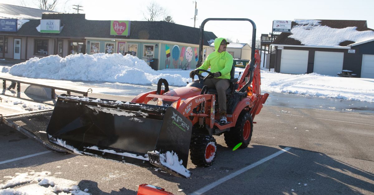 When To Use Low Profile Snow Pushers for Compact Jobs - Express Steel