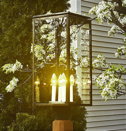 Dowtown Post Light With 4 Candelabras (850|11653-AC-LT4-CLR)