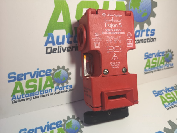 ALLEN-BRADLEY 440KT11110 Guardmaster Trojan 5 Tongue Interlock Switch, 2 NC Safety Contacts, 1 NO Auxiliary Contact, M20 Conduit, Semi-Flex Actuator. Robust safety switch for industrial guard doors, compliant with ISO 13849-1
