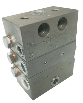 DPX3-4 Alemlube 4 outlets (3 section);