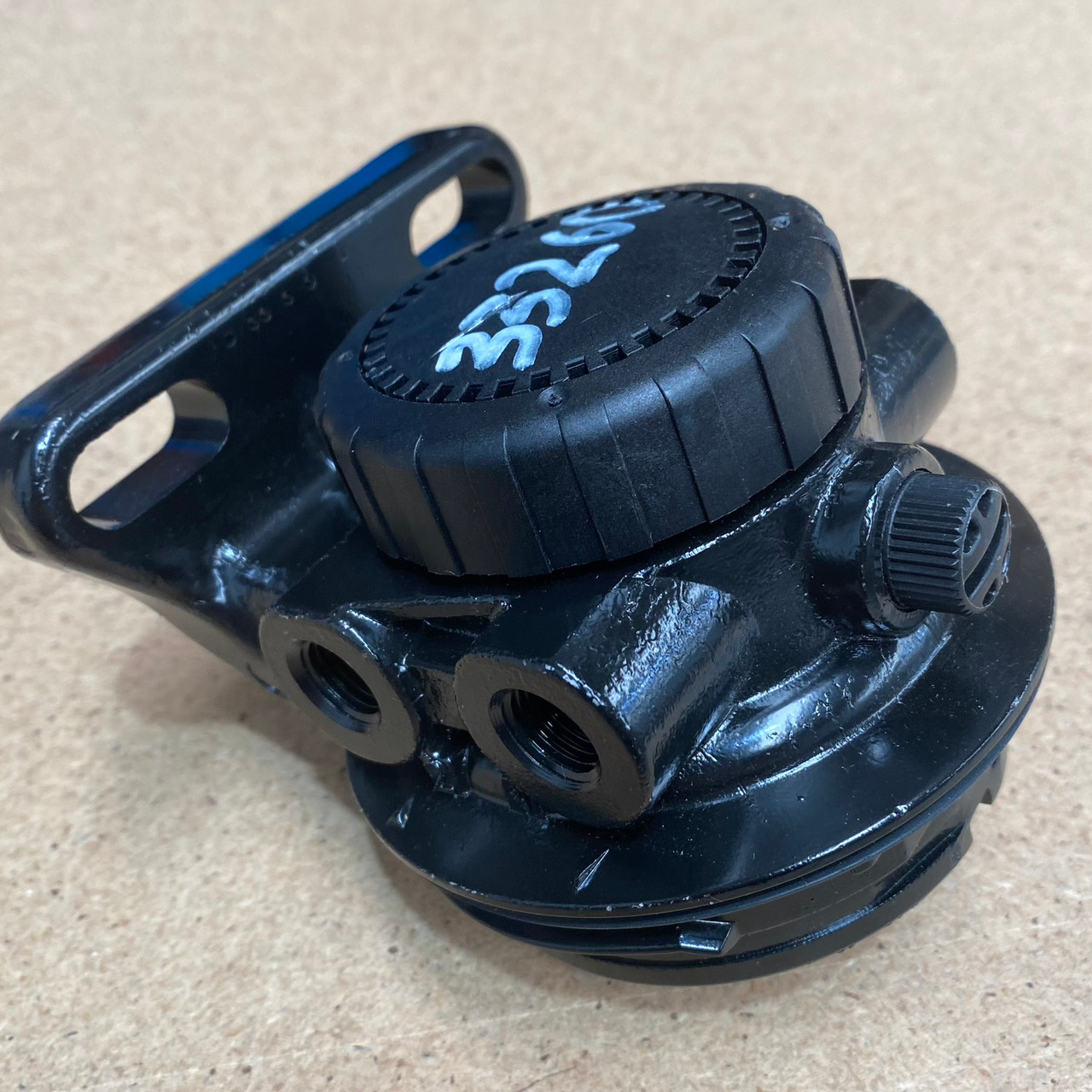 33260 Direction Plus 33260 Fuel Filter Head; Fuel Manager; Direction Plus; 1/2" Ports