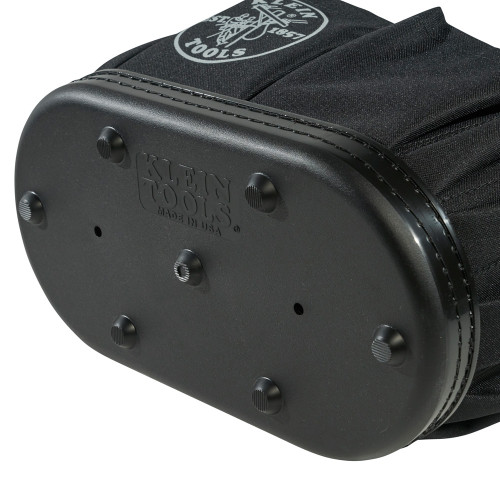 Hard-Body Oval Bucket with Kickstand