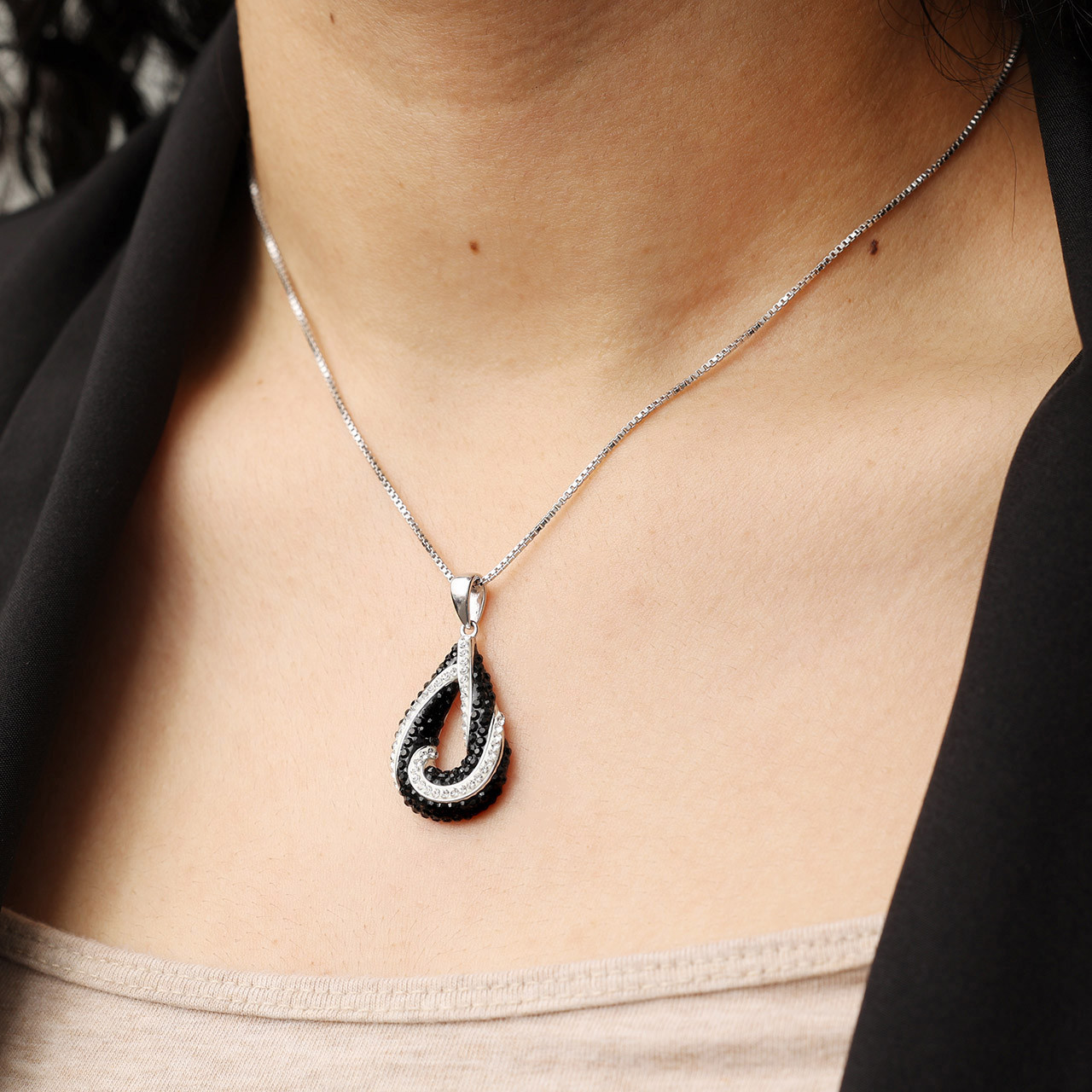 ゆうちゃん★SWAROVSKI★指輪★BLACK★当日発送 希少 廃盤 スワロフスキー SWAROVSKI ねこ ネコ 猫 ブルー
