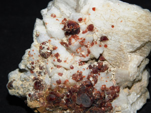 Display Garnet in Feldspar