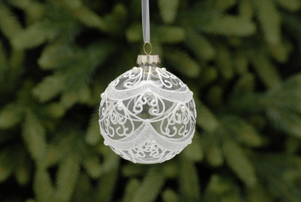 8cm clear with white scallop glass bauble