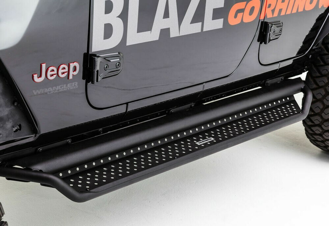 Go Rhino D14235T Running Boards for Chevy, Colorado, 2015 - 2021, Dominator Extreme D1 SideSteps - Complete Kit: SideStep + Brackets, Mild steel, Textured black, D10080T Side Steps + D64234TK Dominator Brackets