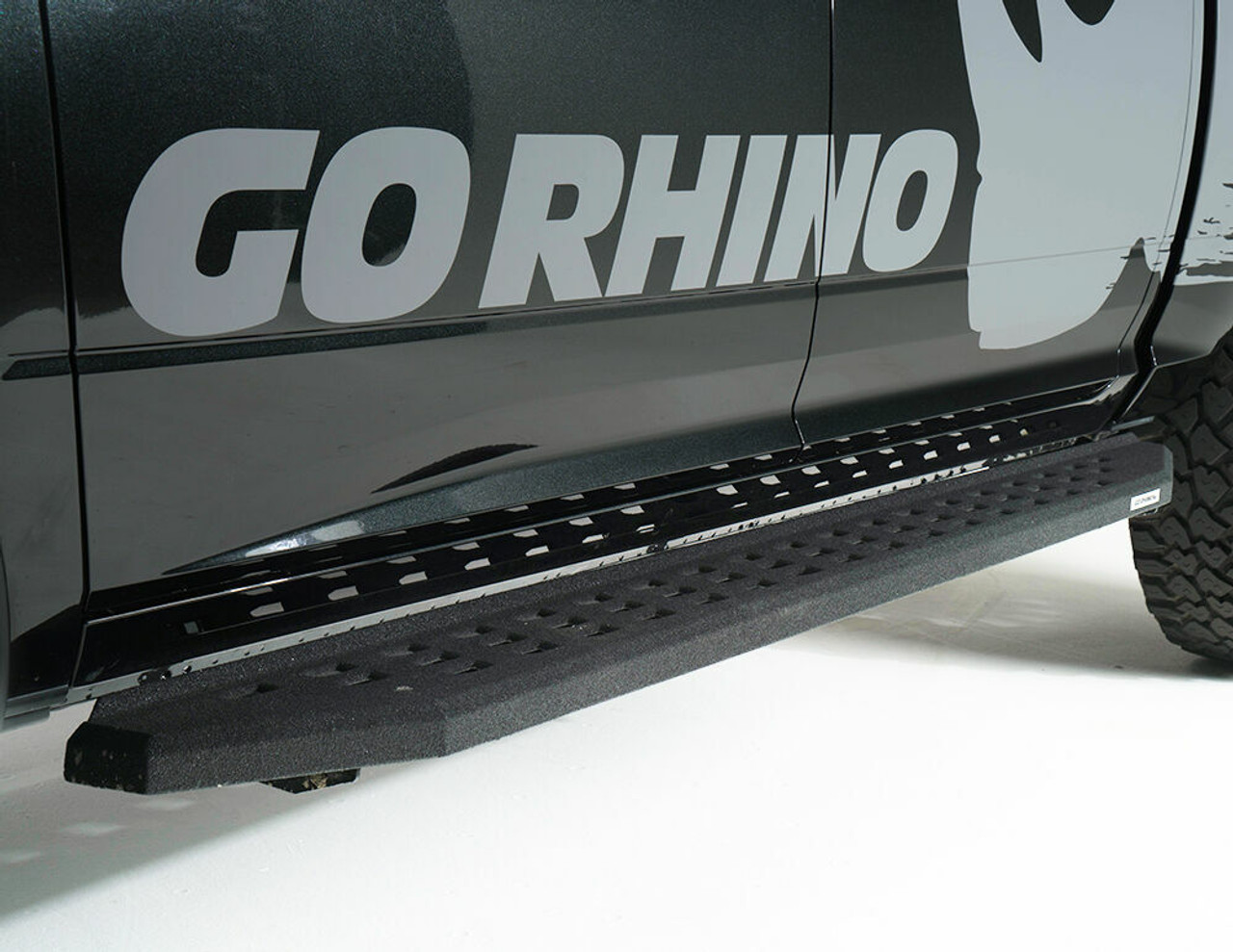 Go Rhino 6940428020T Chevrolet, Silverado 2500HD, 3500HD, 2015 - 2019, RB20 Running boards - Complete Kit: 2 pair RB20 Drop Steps, Galvanized Steel, Bedliner coating, 69400080T RB20 + 6940425 RB Brackets + (2) 69420000T Drop Step, Diesel Only