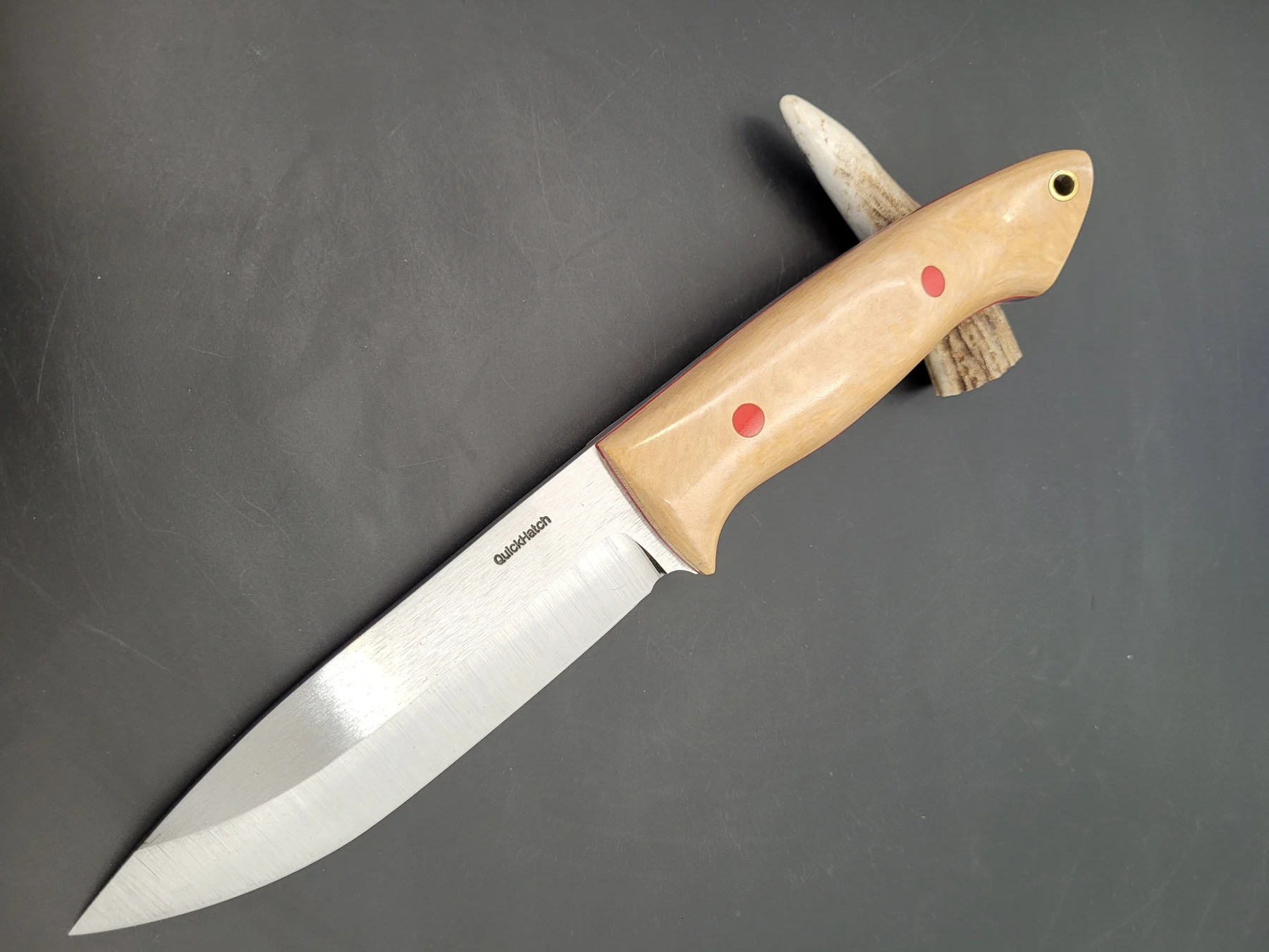 Field Scout knife with light handle
