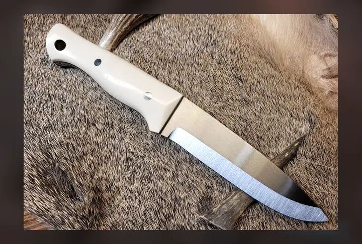 Traditional bushcraft knife