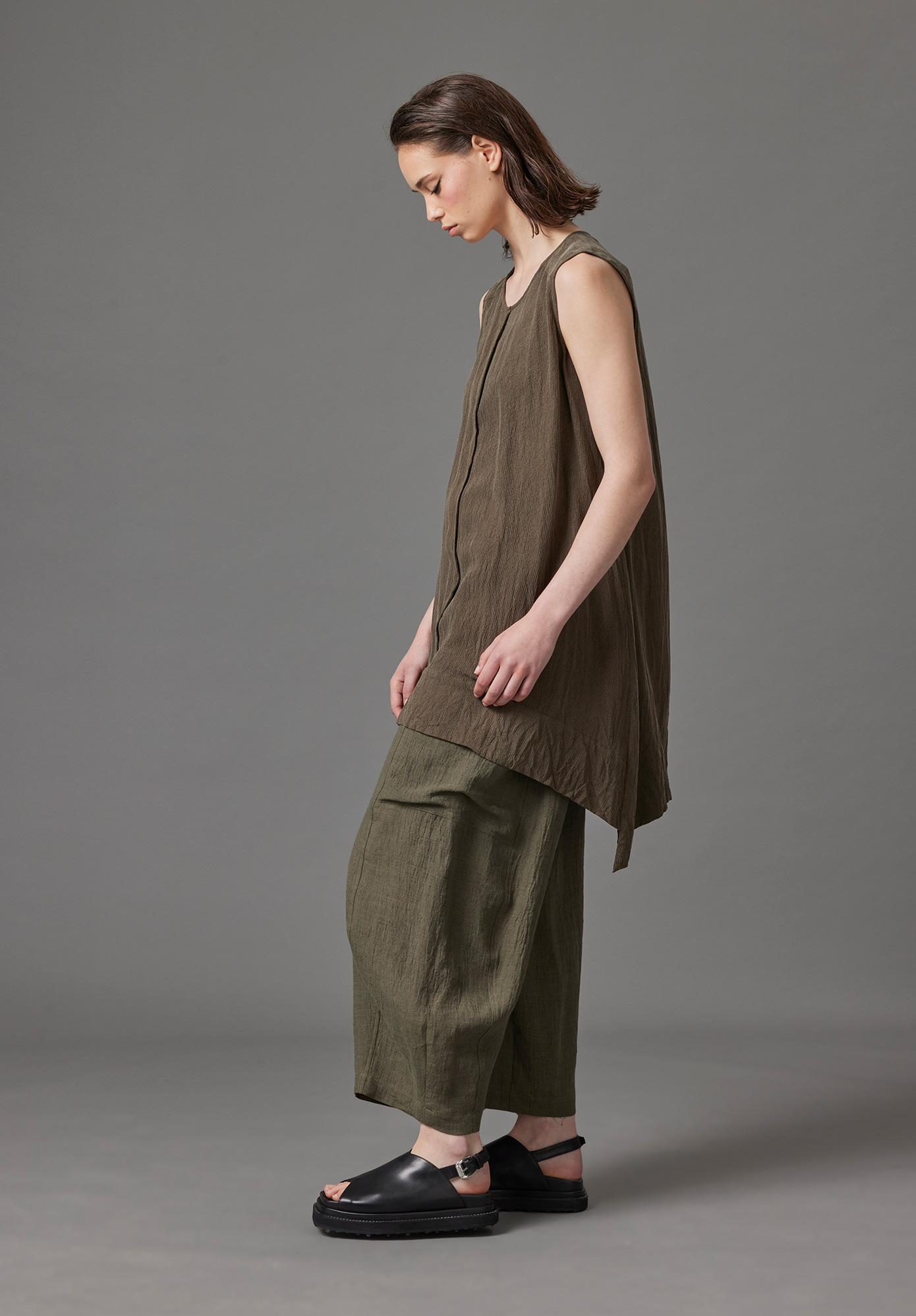 MM SÖHN - QUARTERLY SLEEVELESS TUNIC - CAPER