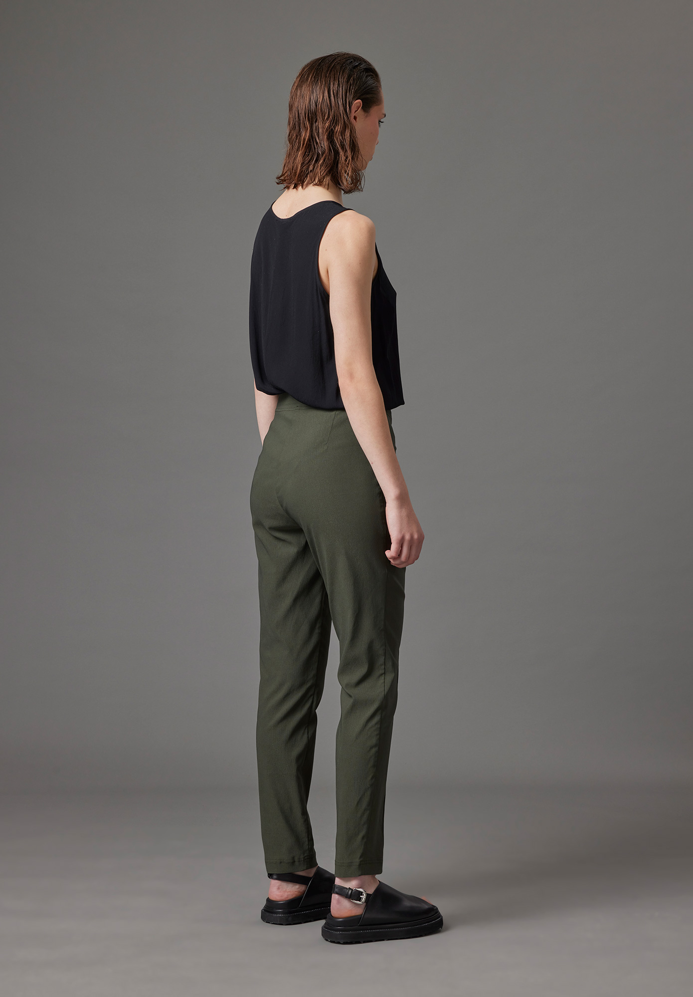 MM SÖHN - PINTUCK SLIM PANT - CAPER