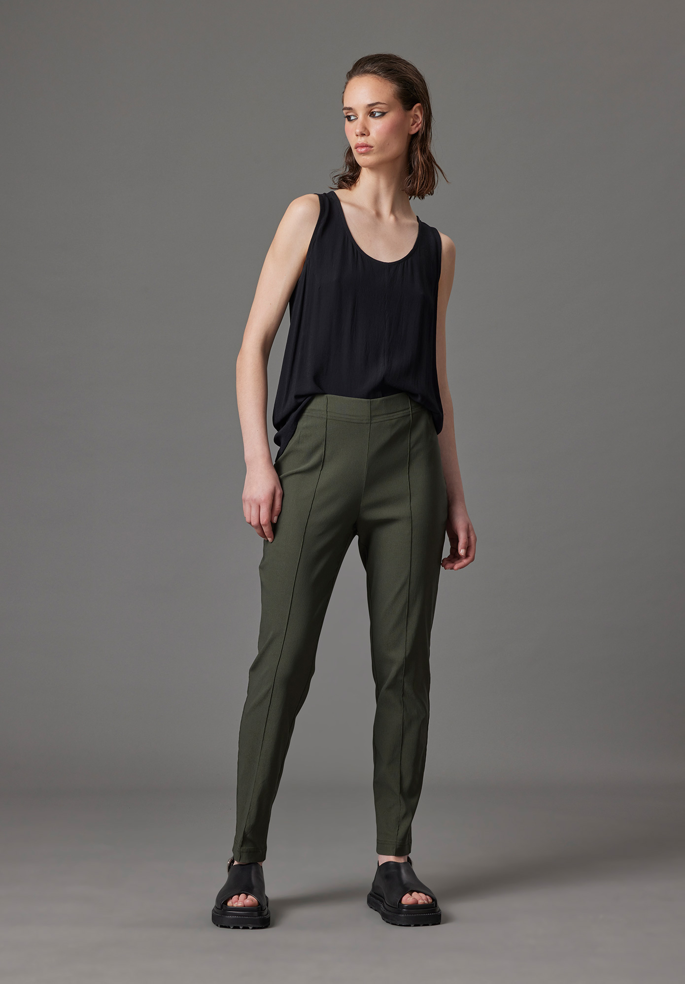 MM SÖHN - PINTUCK SLIM PANT - CAPER