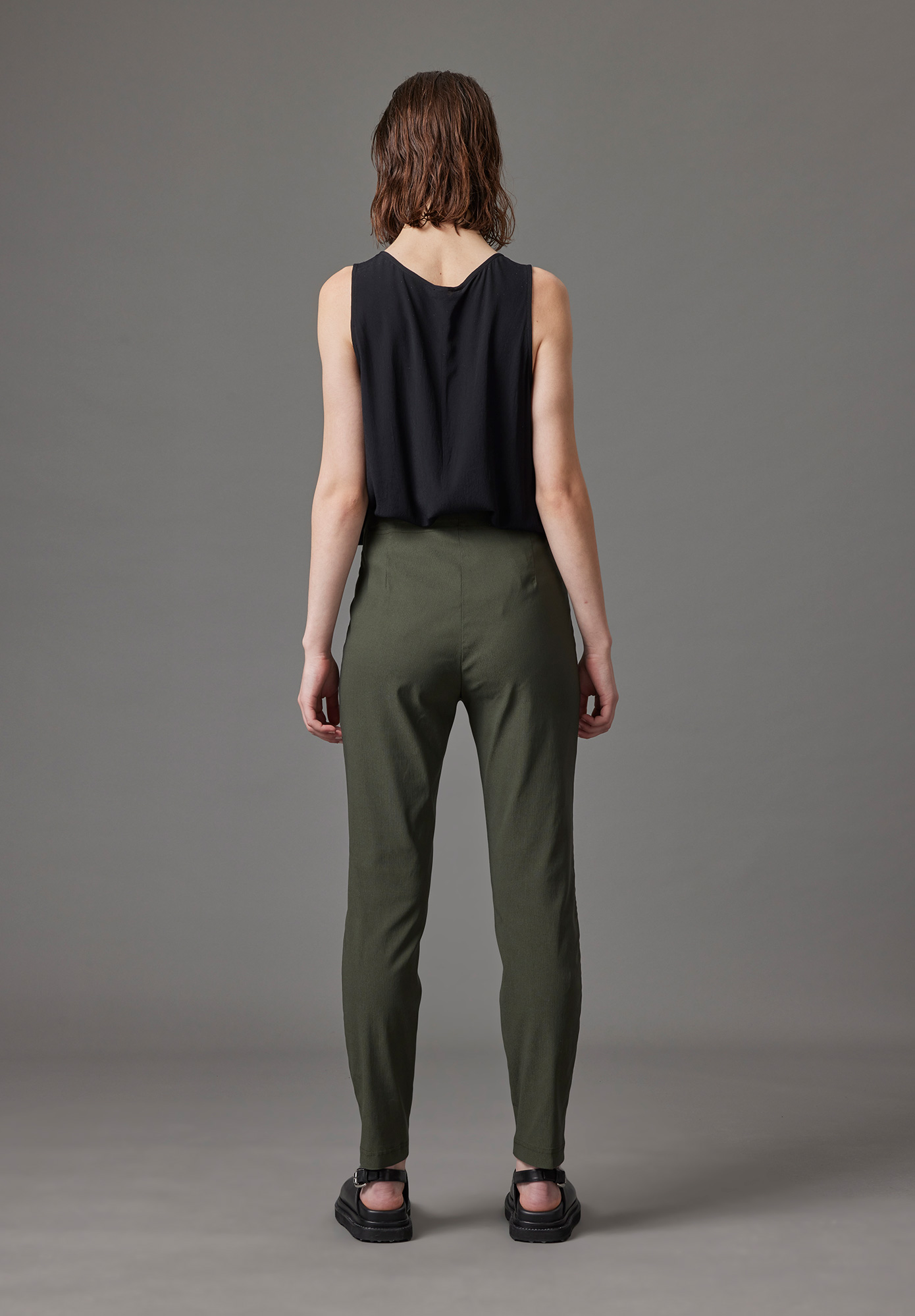 MM SÖHN - PINTUCK SLIM PANT - CAPER