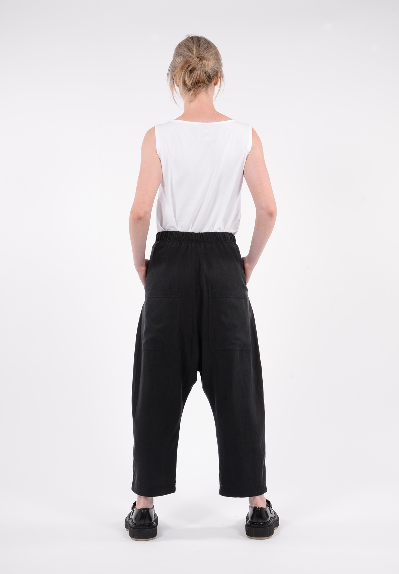 PAL OFFNER - BALLOON FIT TROUSERS - FLUID TENCEL - BLACK