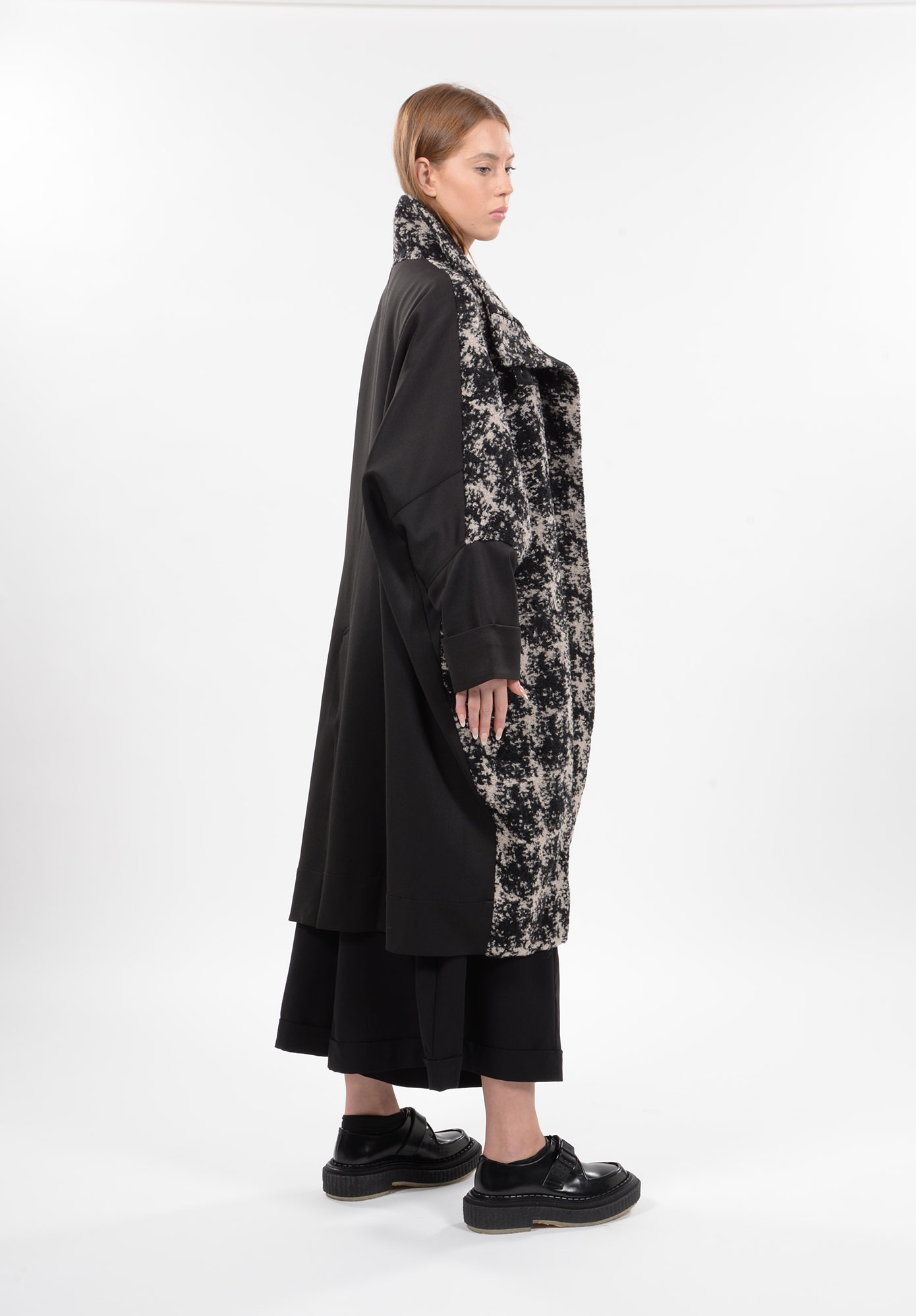 MOYURU - KITE JACKET COAT - BLACK COMBO