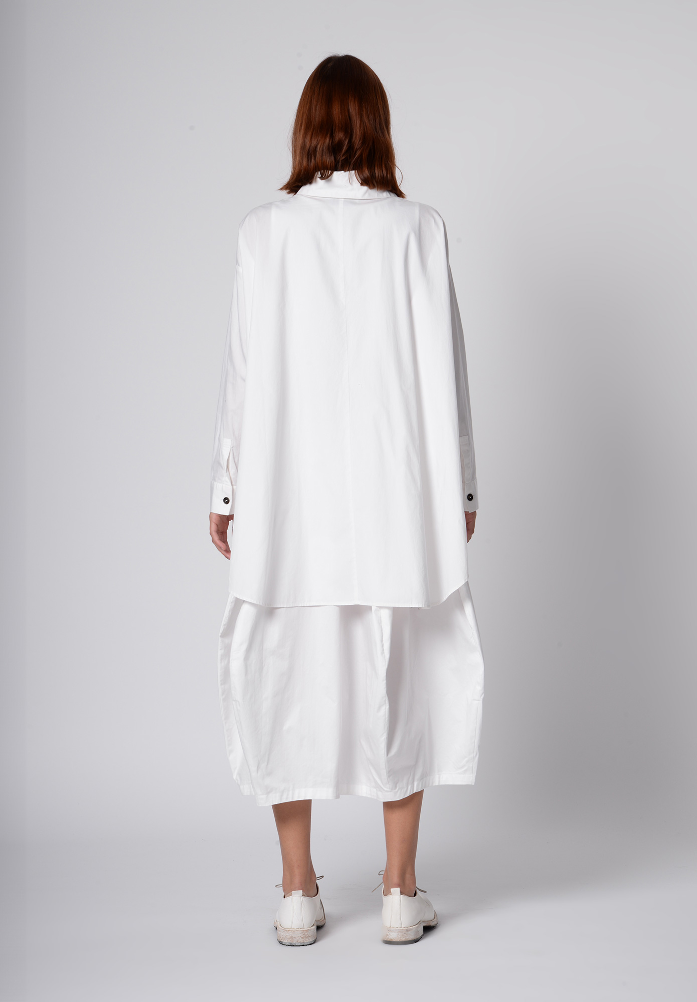MOYURU -  CIPHER HI-LO SHIRT - WHITE | BLACK