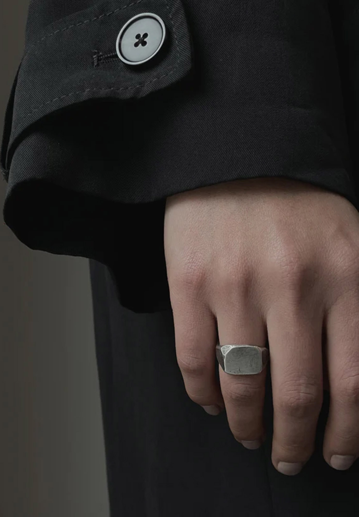 TO GARAL -  UNEVEN RING - OXIDIZED SILVER