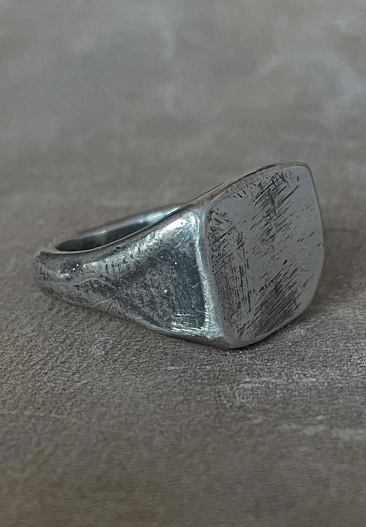 TO GARAL -  UNEVEN RING - OXIDIZED SILVER