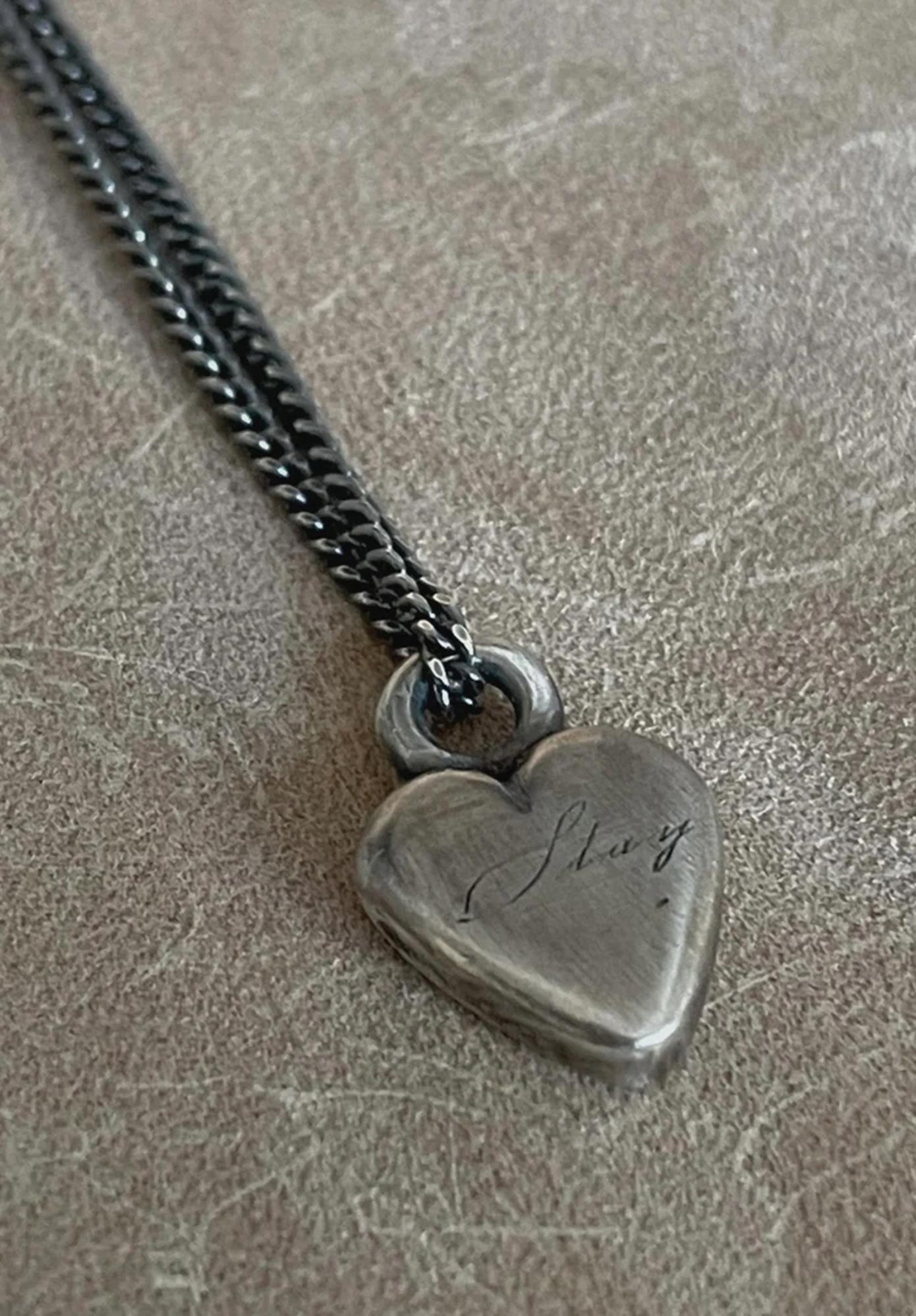 TO GARAL - STAY HEART NECKLACE - OXIDIZED SILVER