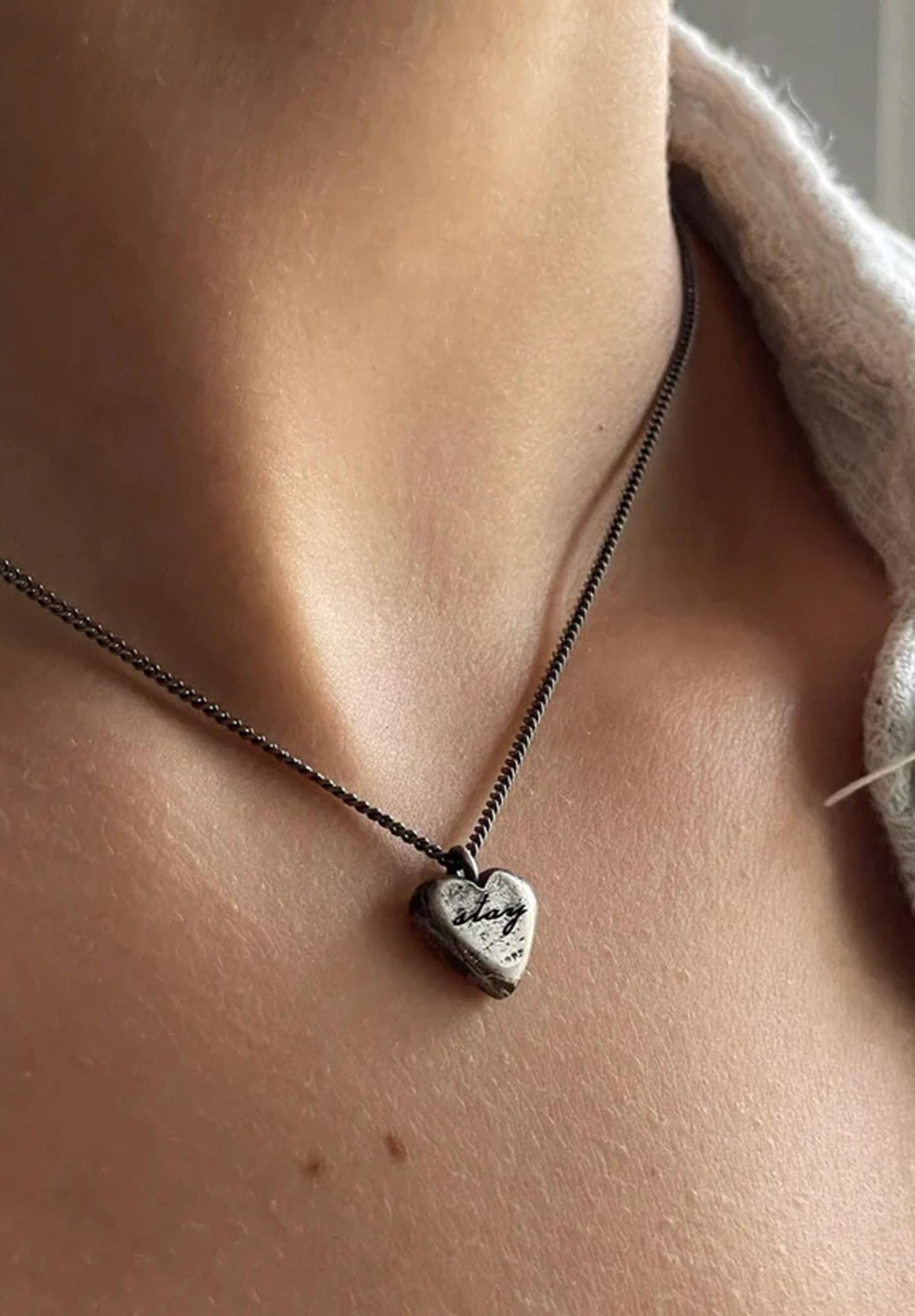 TO GARAL - STAY HEART NECKLACE - OXIDIZED SILVER