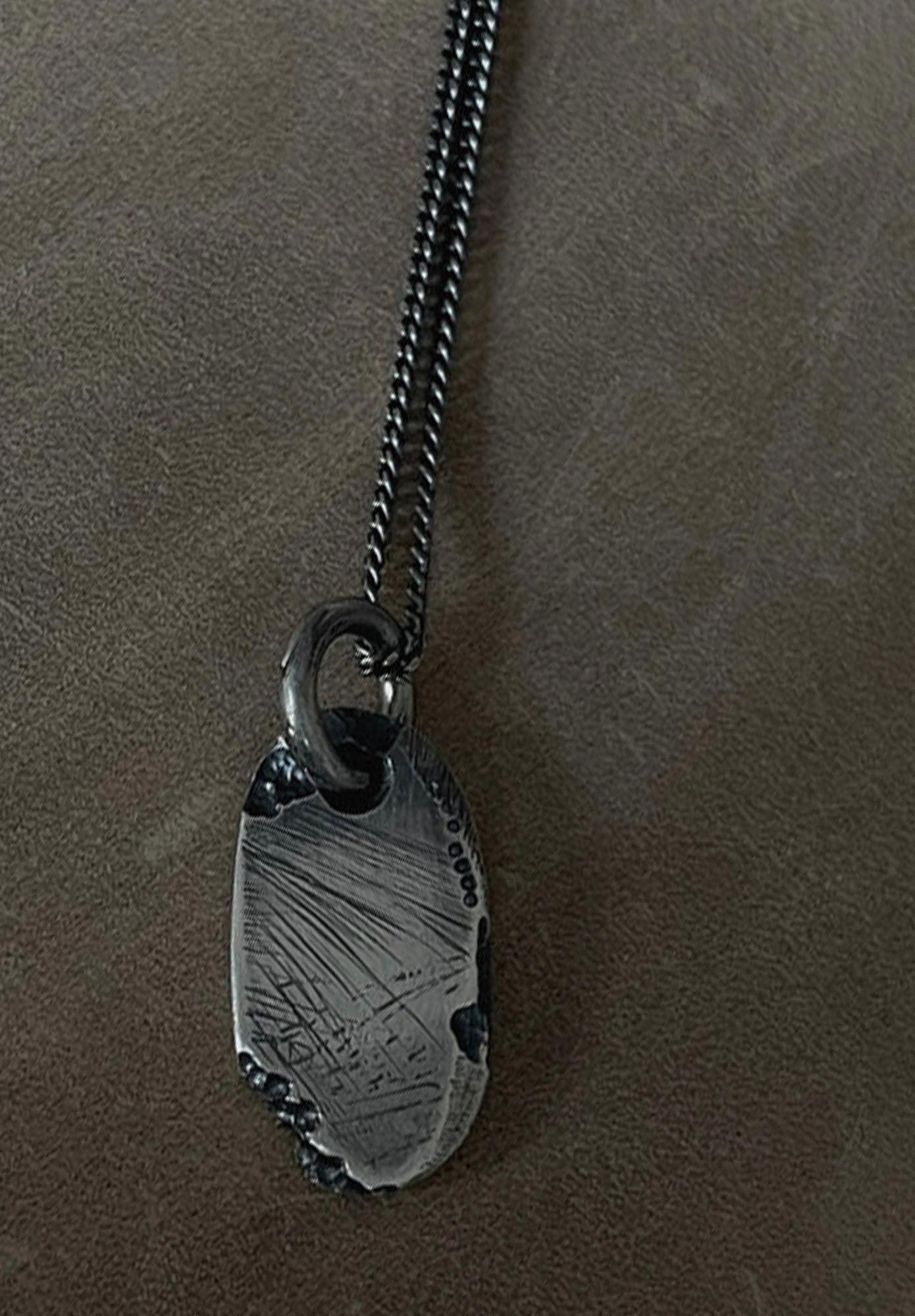 TO GARAL - BLACK OVAL NECKLACE - OXIDIZED SILVER