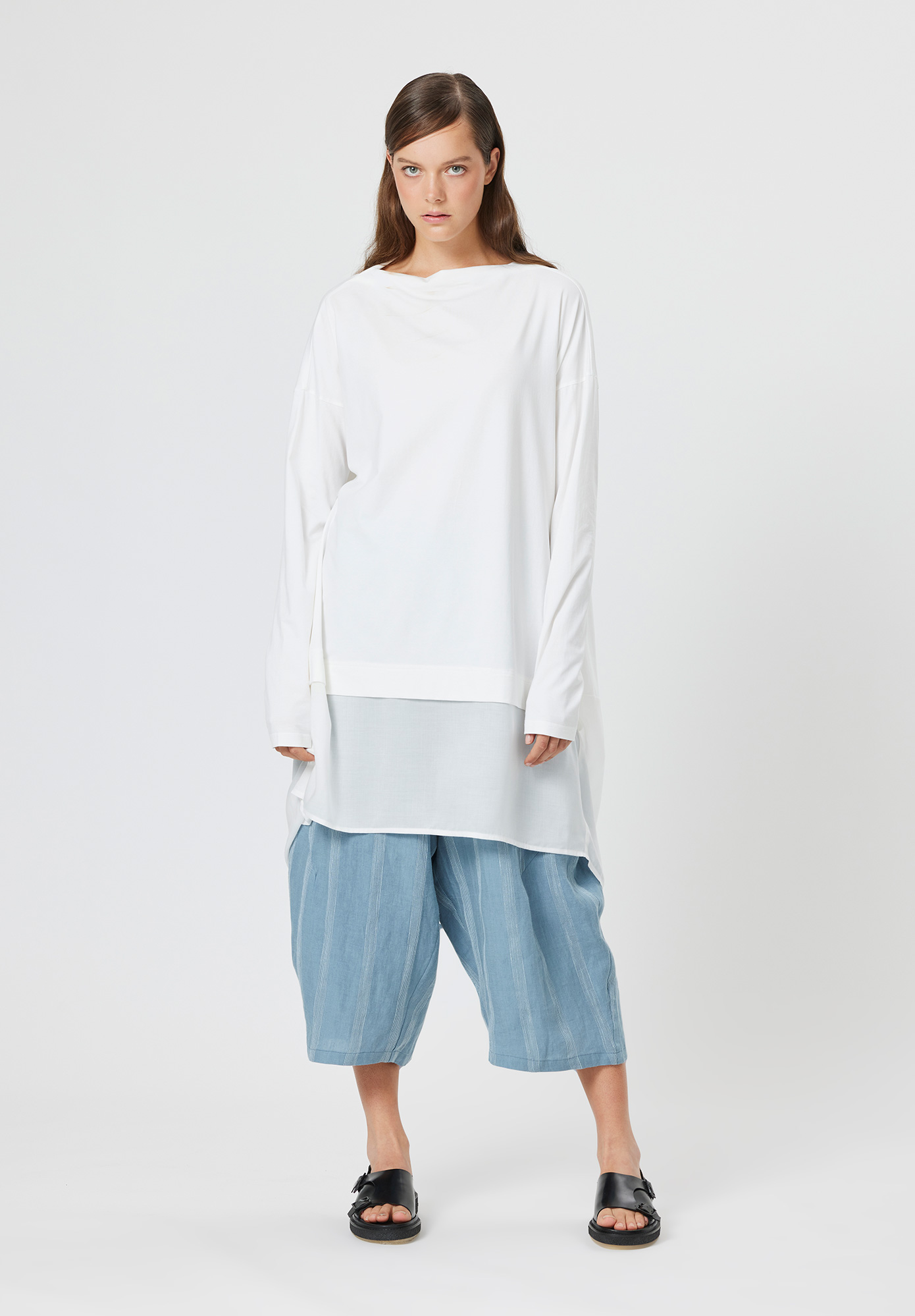 LONG SLEEVE EXTENDED HEM TUNIC - WHITE