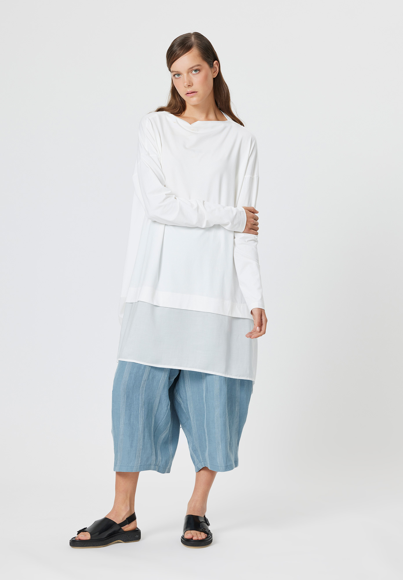 LONG SLEEVE EXTENDED HEM TUNIC - WHITE