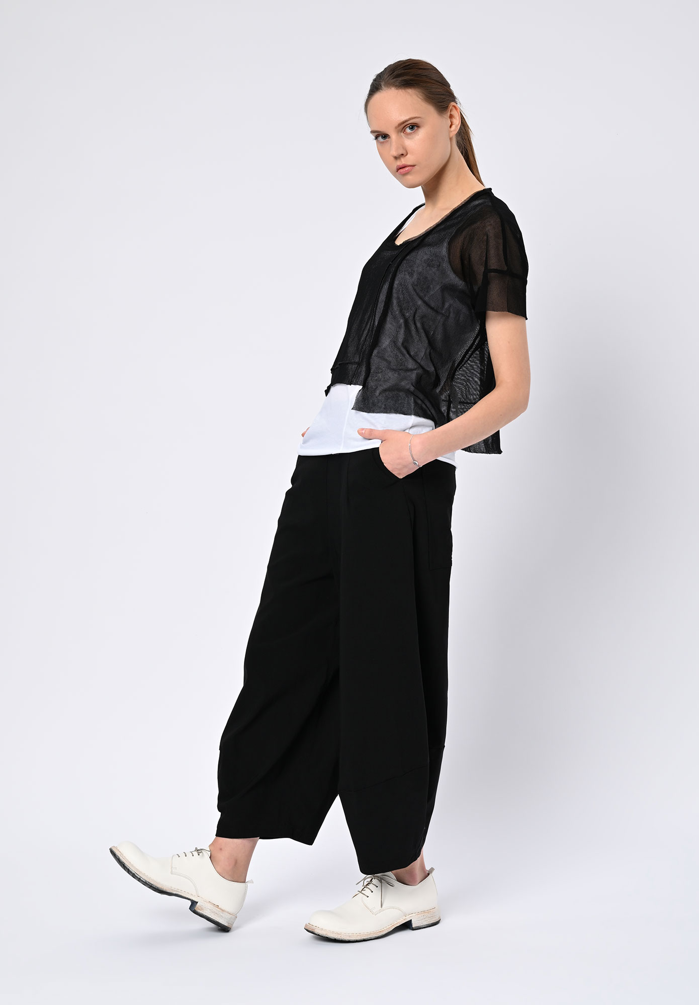 PAL OFFNER - CROPPED T-SHIRT - BLACK