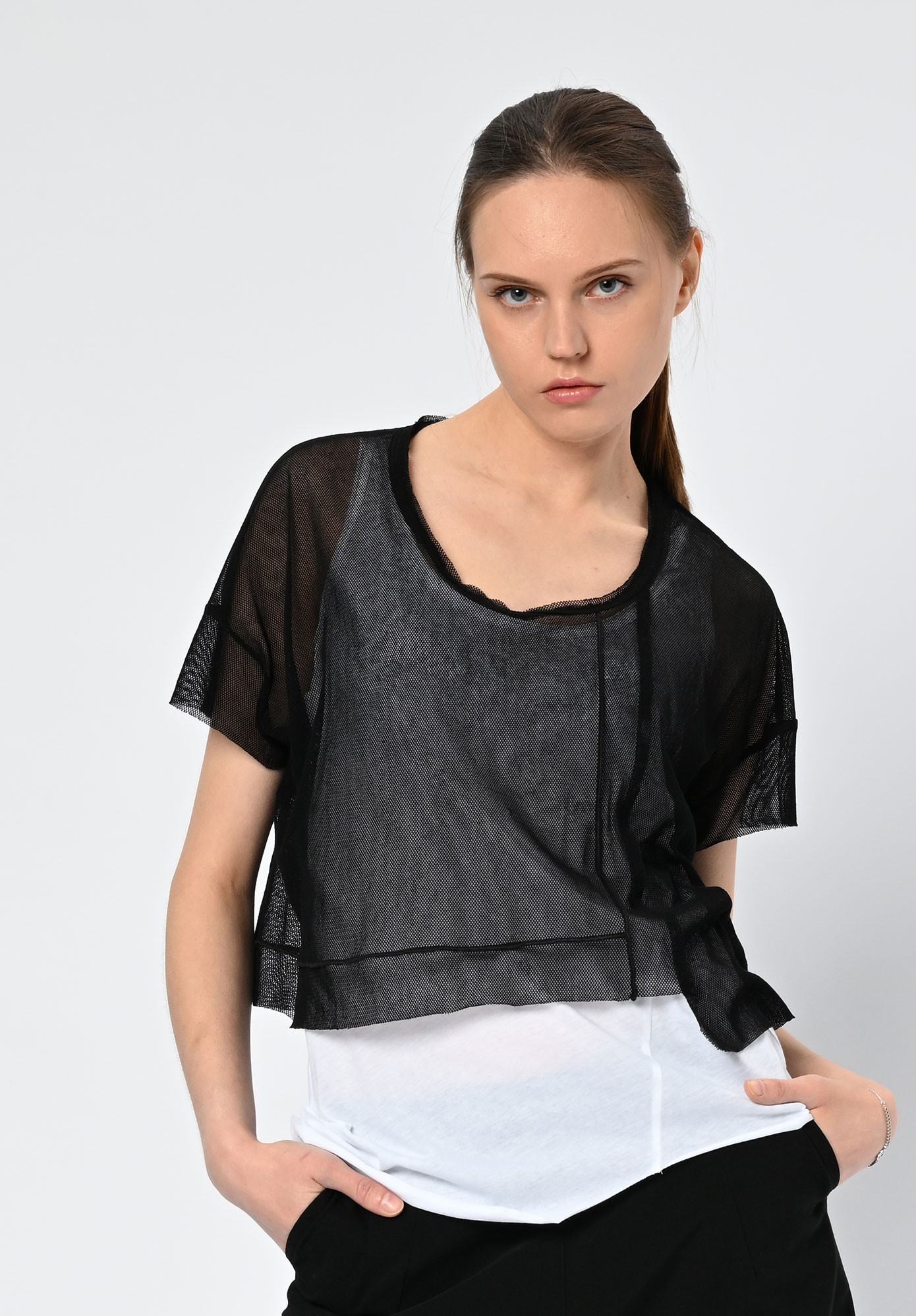 PAL OFFNER - CROPPED T-SHIRT - BLACK