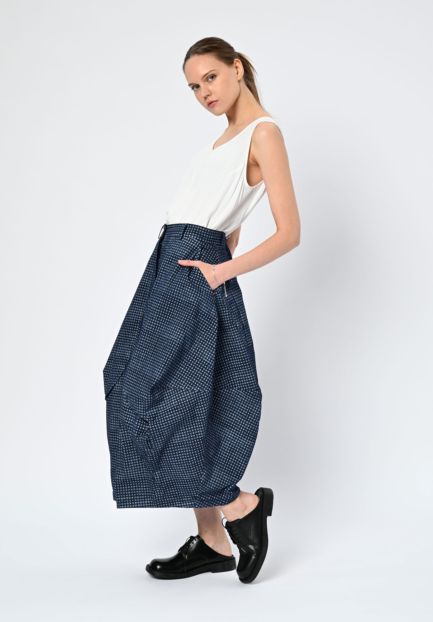 STUDIO RUNDHOLZ | BLACK LABEL - SCULPTURED PANEL TULIP HEM SKIRT - NAVY PRINT