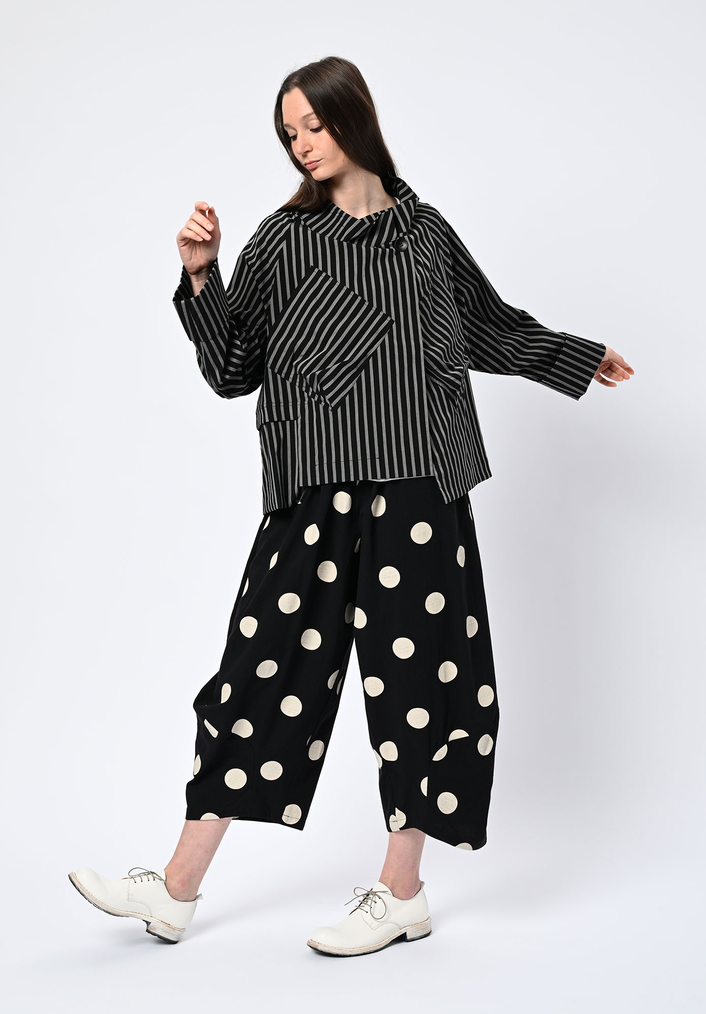 MOYURU - CROSSBREEZE ASYMMETRIC JACKET - BLACK | GREY STRIPE