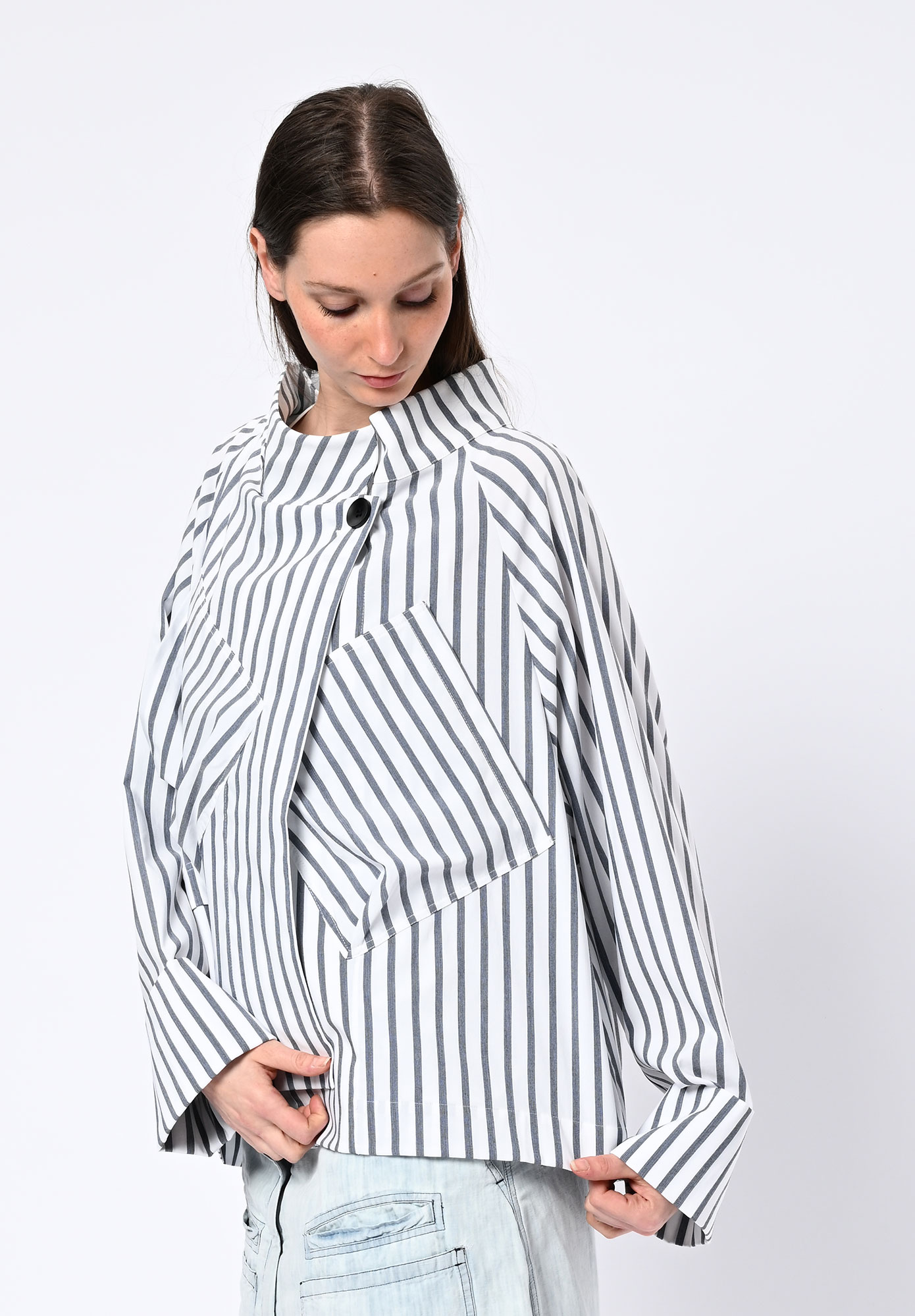 MOYURU - CROSSBREEZE ASYMMETRIC JACKET - WHITE | GREY STRIPE