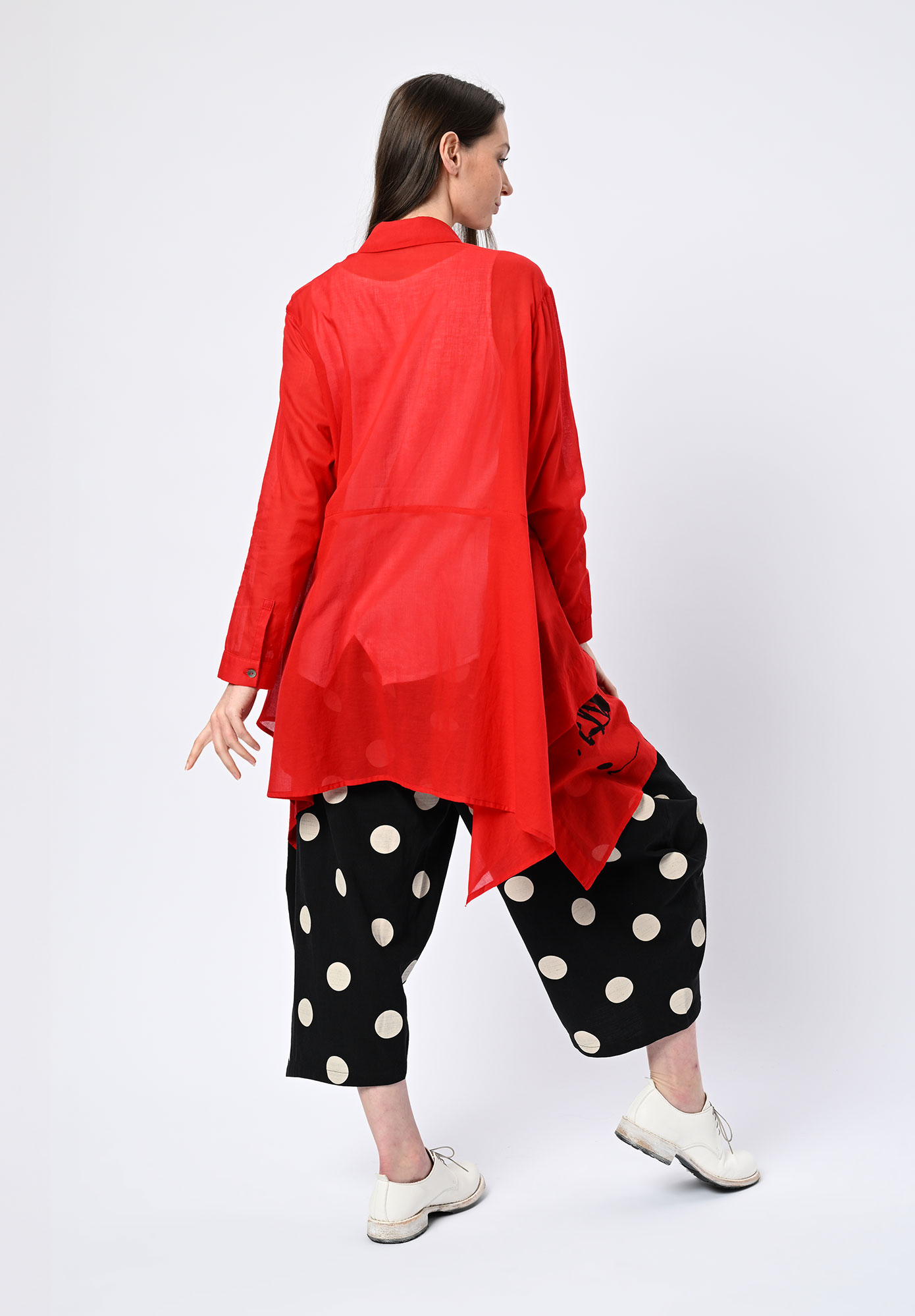 MOYURU - BILLOW EXTENDED HEM SHIRT - RED | BLACK