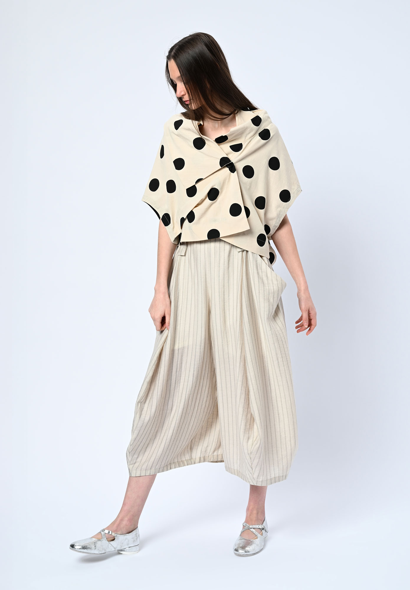 MOYURU - ECHO DOT CROPPED JACKET - NATURAL | BLACK
