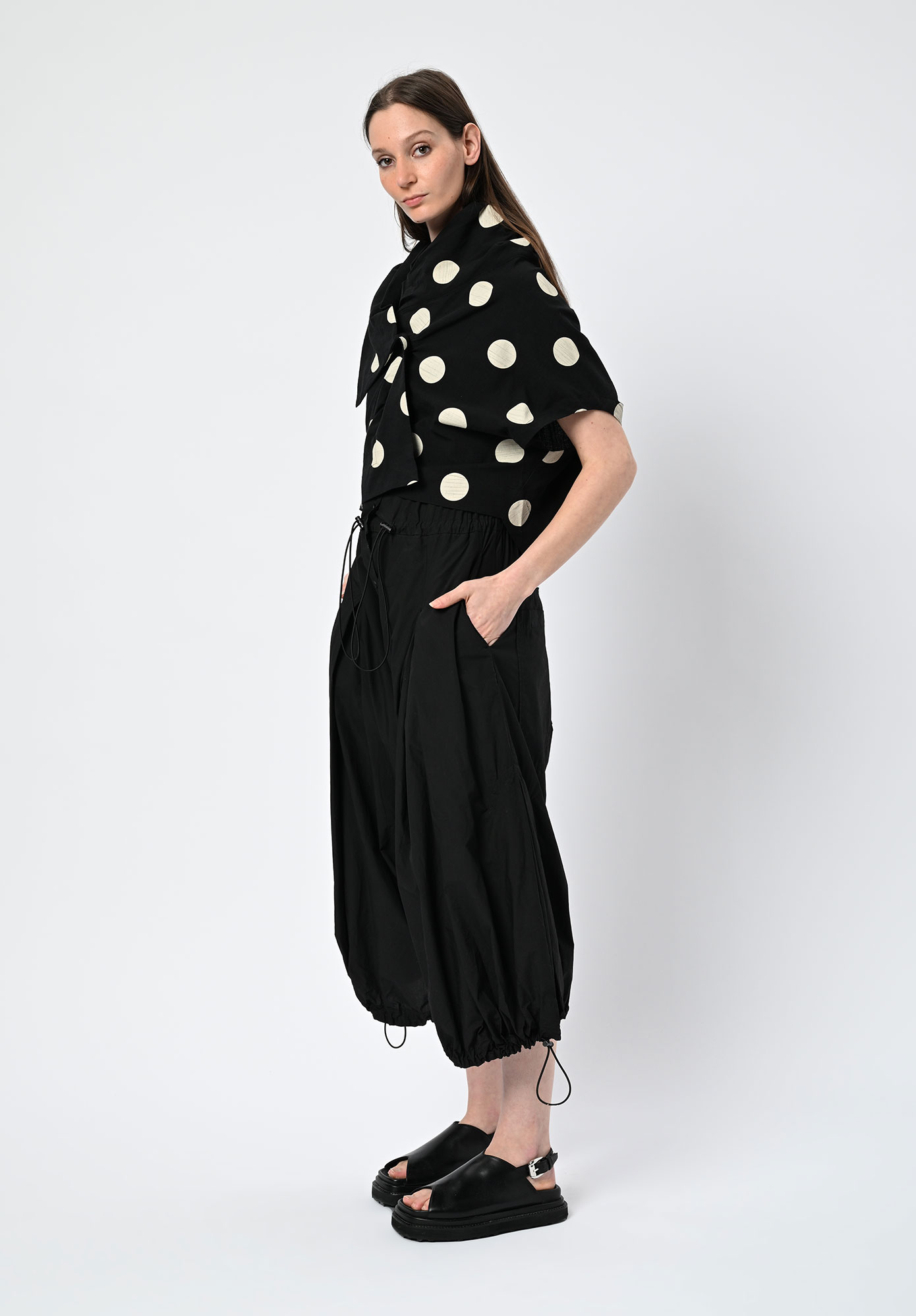 MOYURU - ECHO DOT CROPPED JACKET - BLACK | NATURAL
