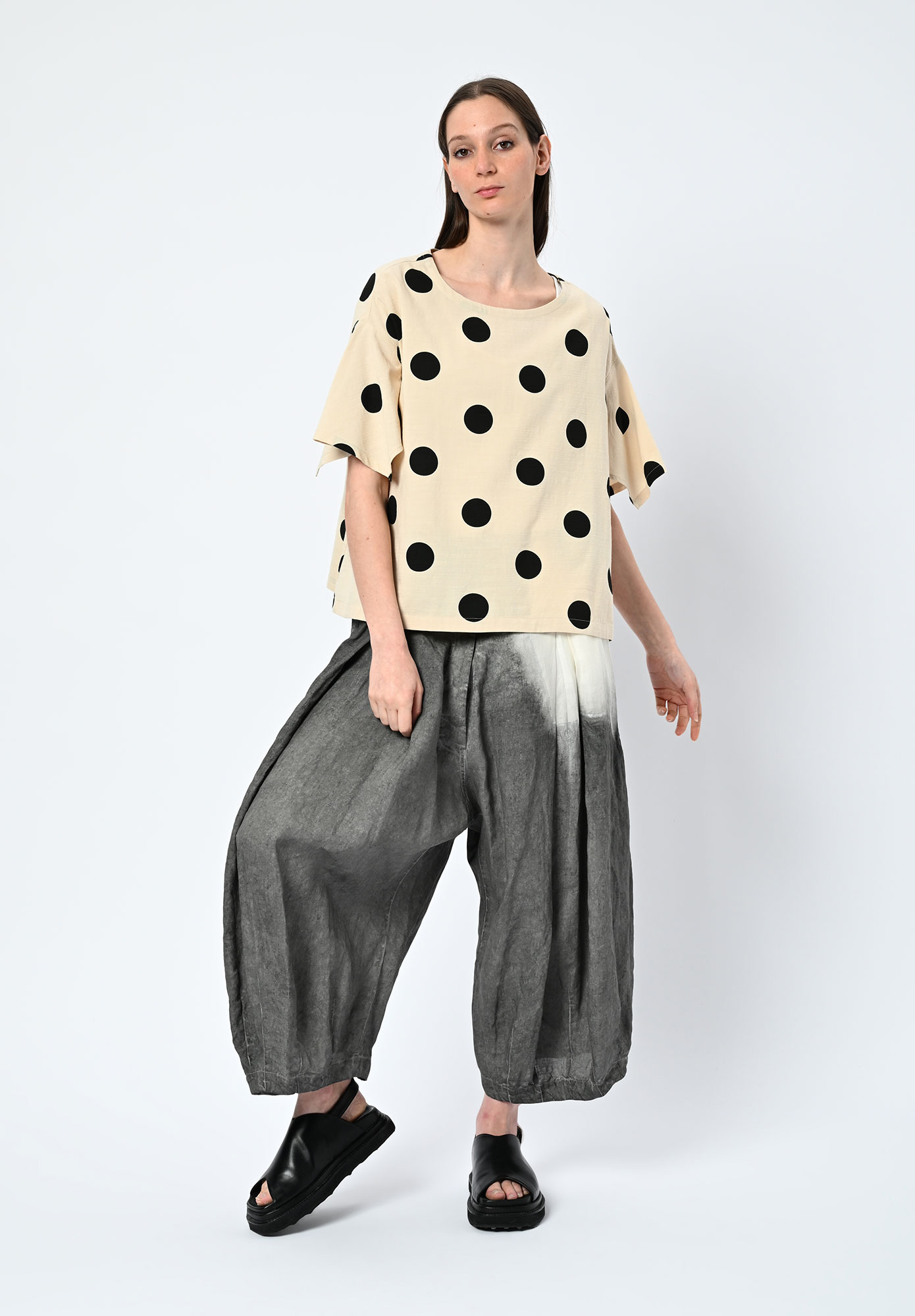 MOYURU - SONA DOT TOP - NATURAL | BLACK