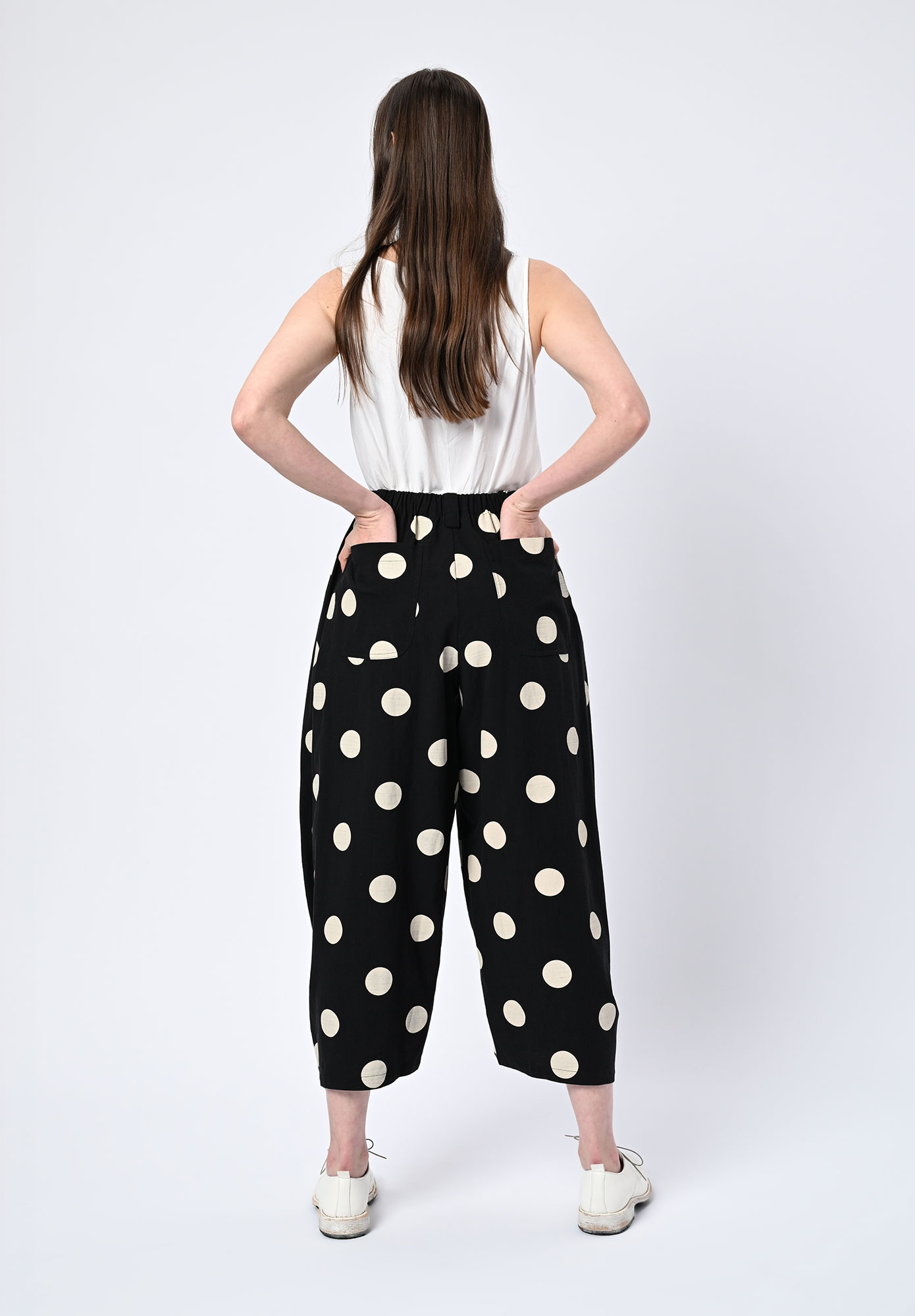 MOYURU - SOLARIS DOT BALLOON PANT - BLACK | NATURAL