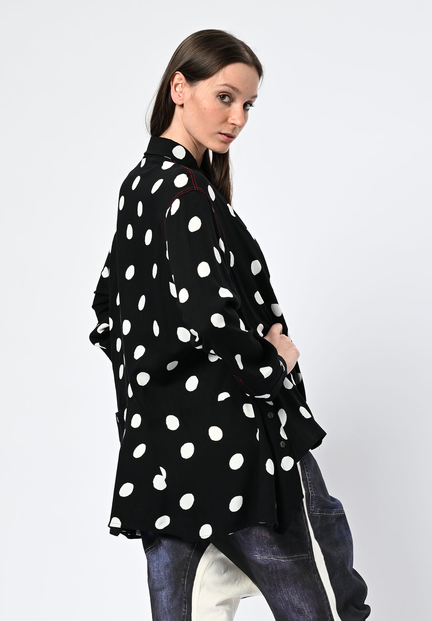 MOYURU - AURA SPOT ASYMM SHIRT - BLACK | WHITE