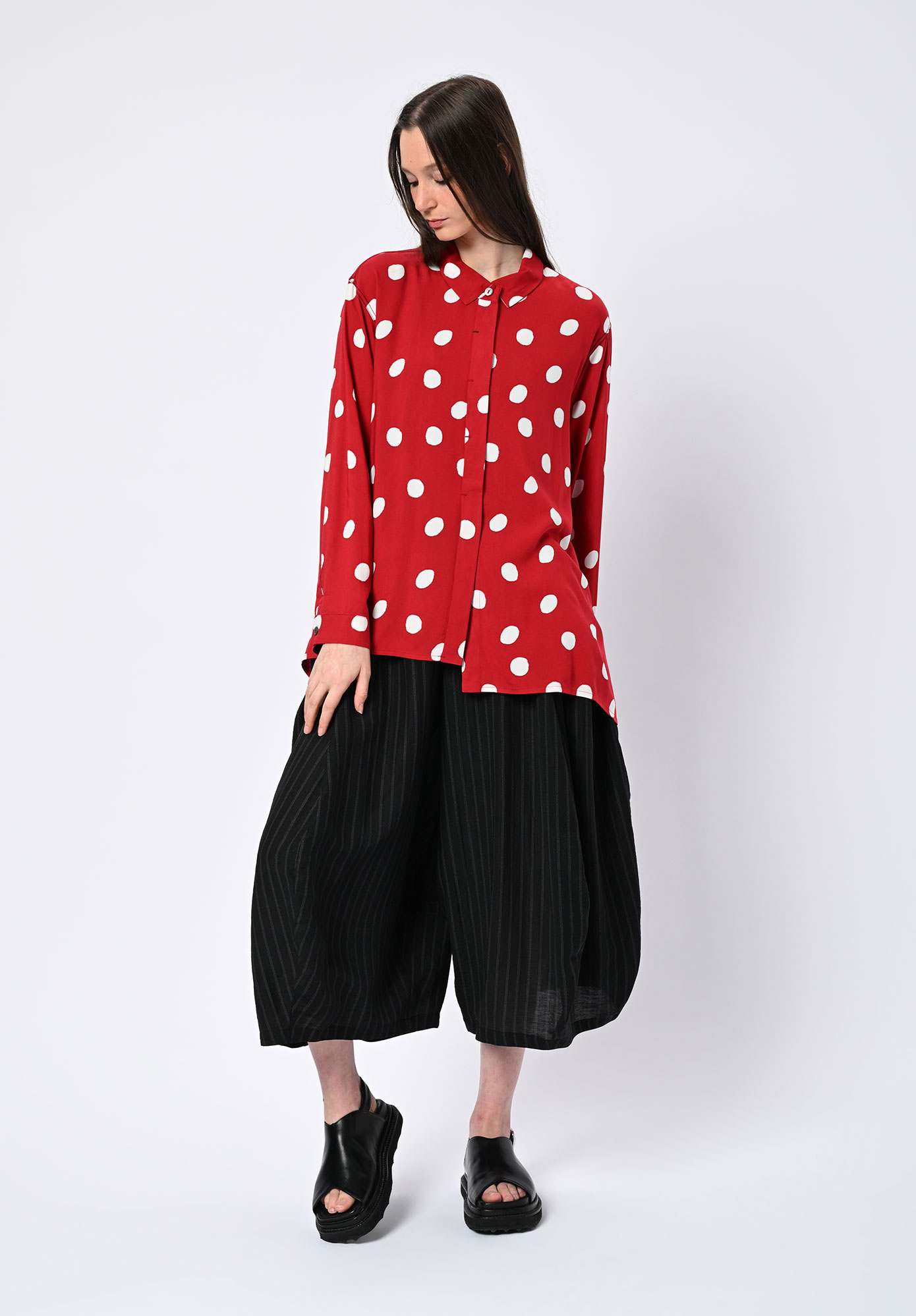 MOYURU - AURA SPOT ASYMM SHIRT - RED | WHITE