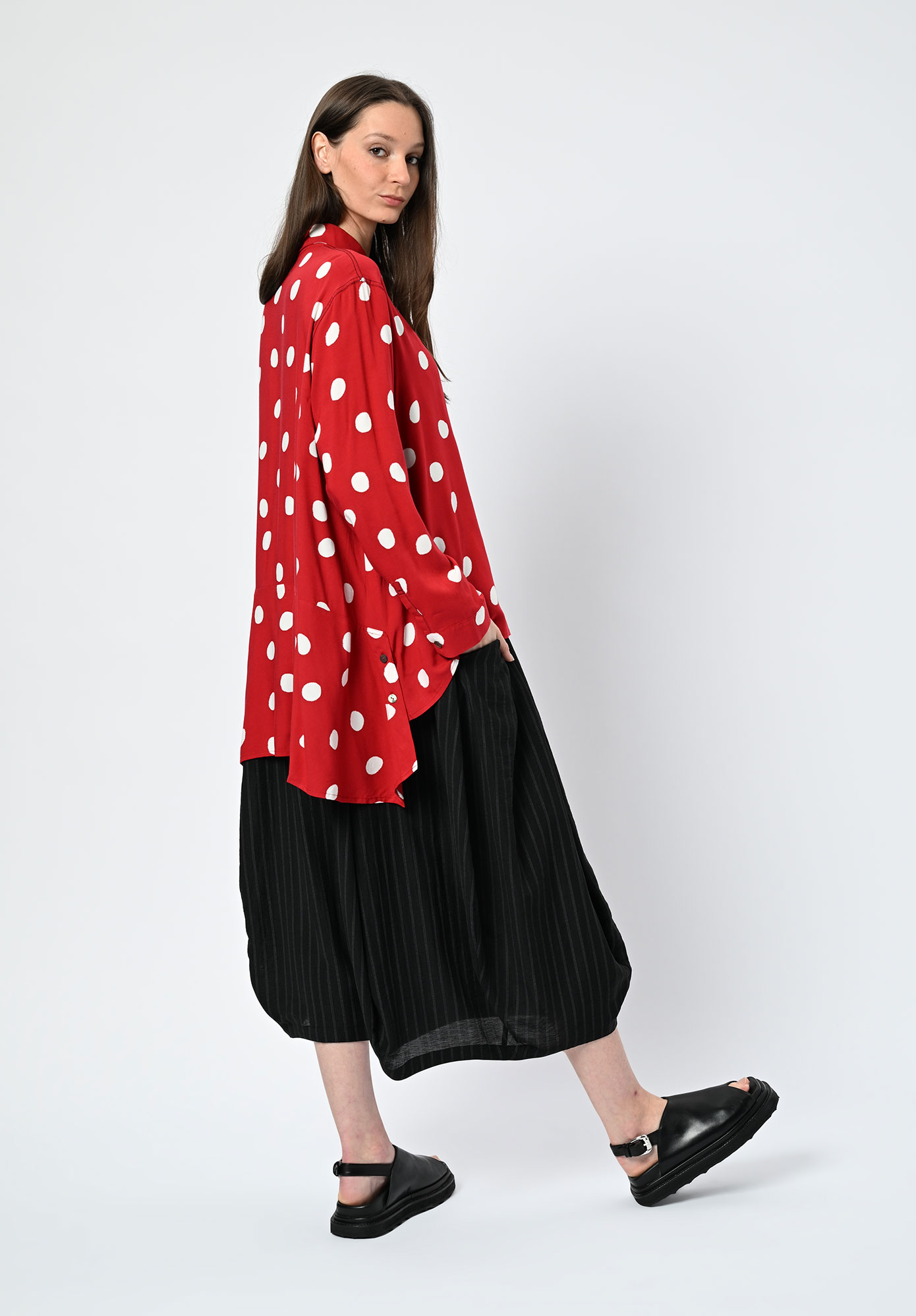 MOYURU - AURA SPOT ASYMM SHIRT - RED | WHITE