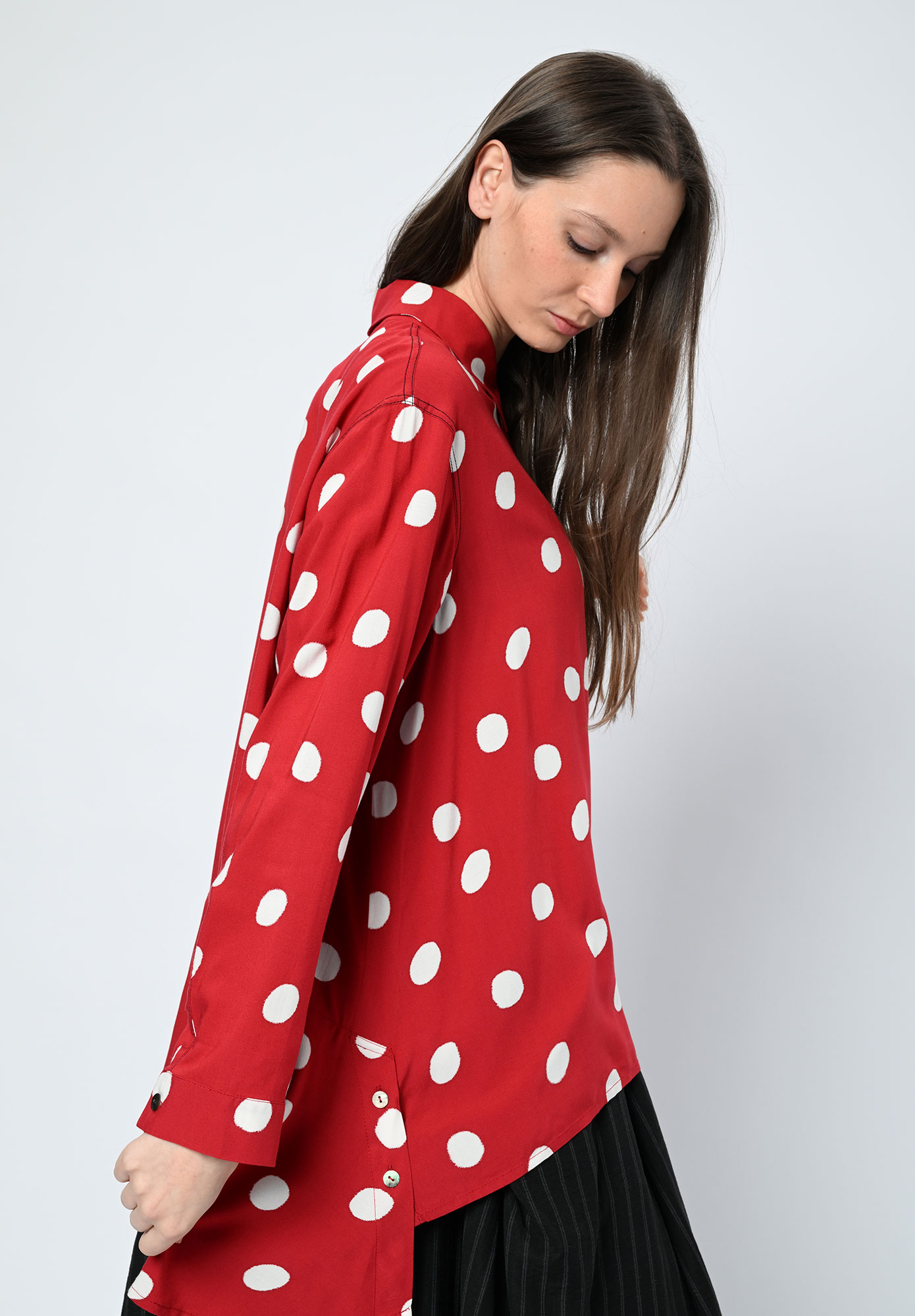 MOYURU - AURA SPOT ASYMM SHIRT - RED | WHITE