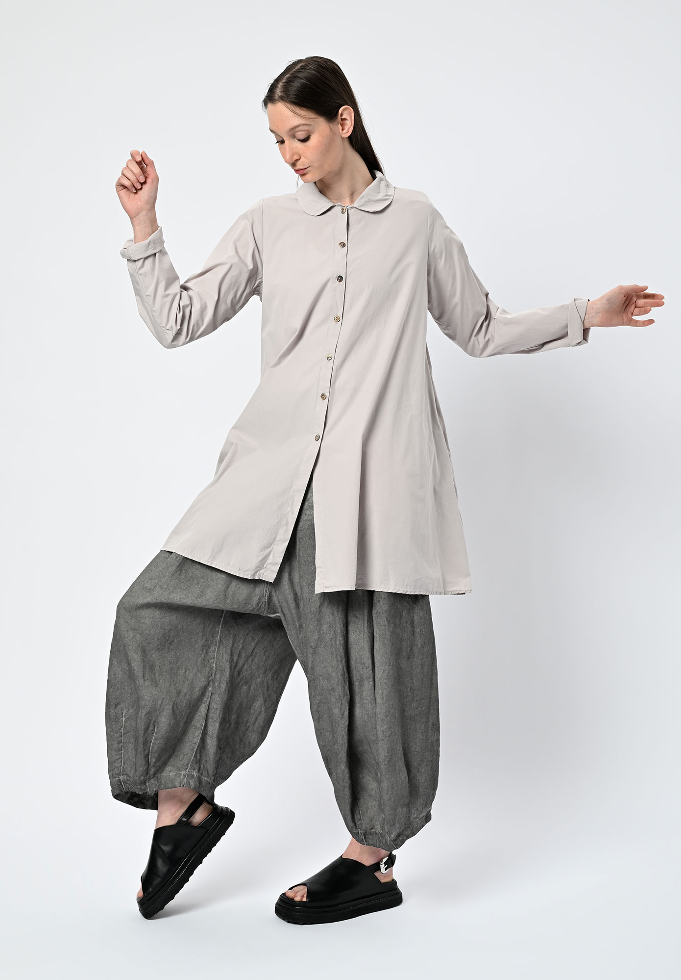 PRIVATSACHEN - SAAGERAT PETER PAN COLLAR TRAPEZE SHIRT - KIESEL | QUARTZ
