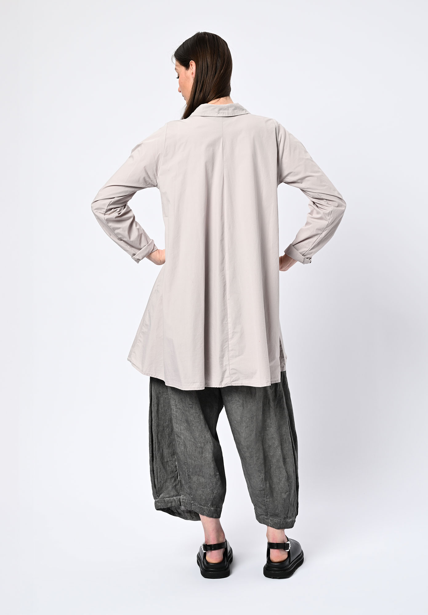 PRIVATSACHEN - SAAGERAT PETER PAN COLLAR TRAPEZE SHIRT - KIESEL | QUARTZ