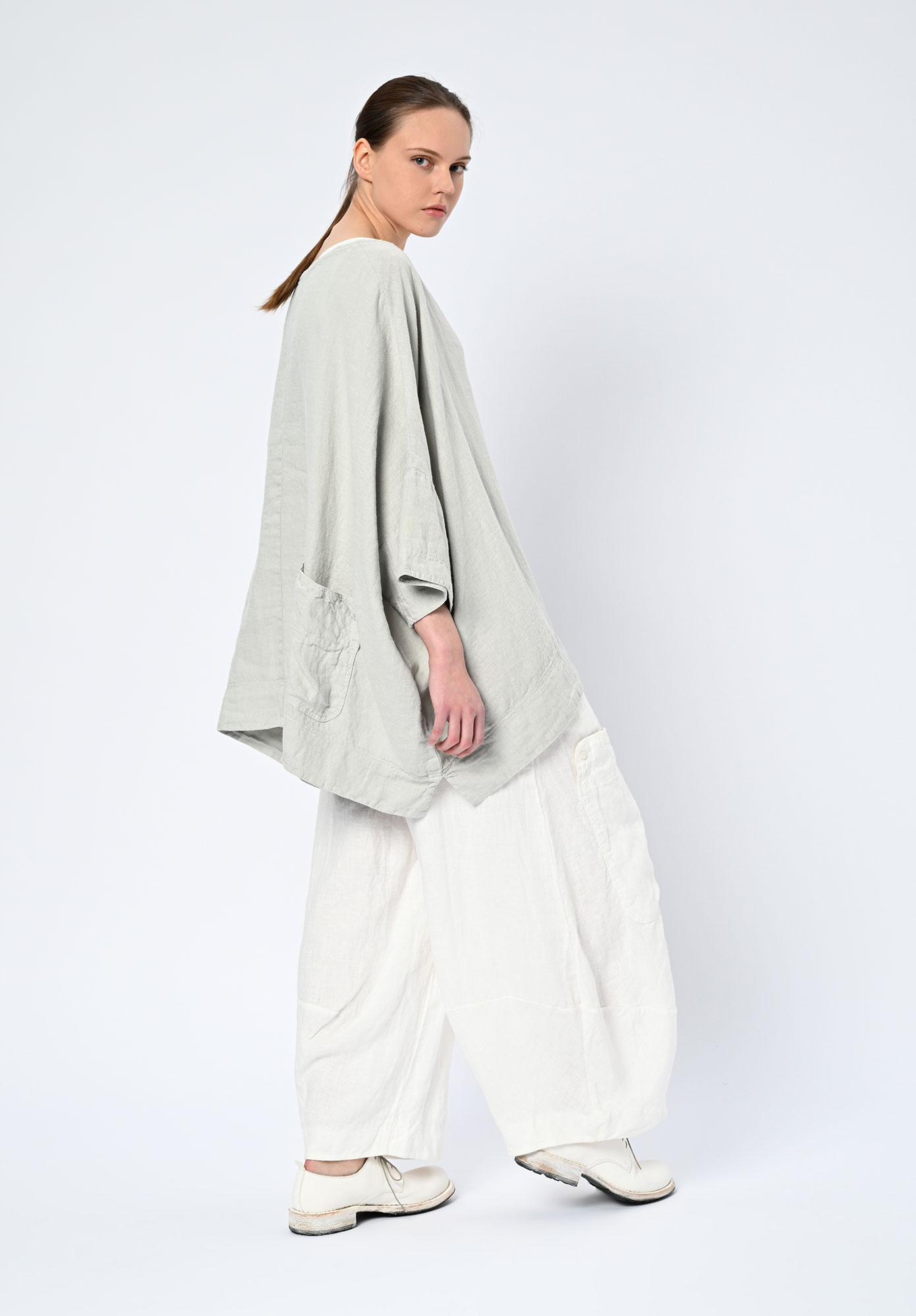 STUDIO RUNDHOLZ | BLACK LABEL - T-SHIRT BACK POCKET DETAIL - GREY