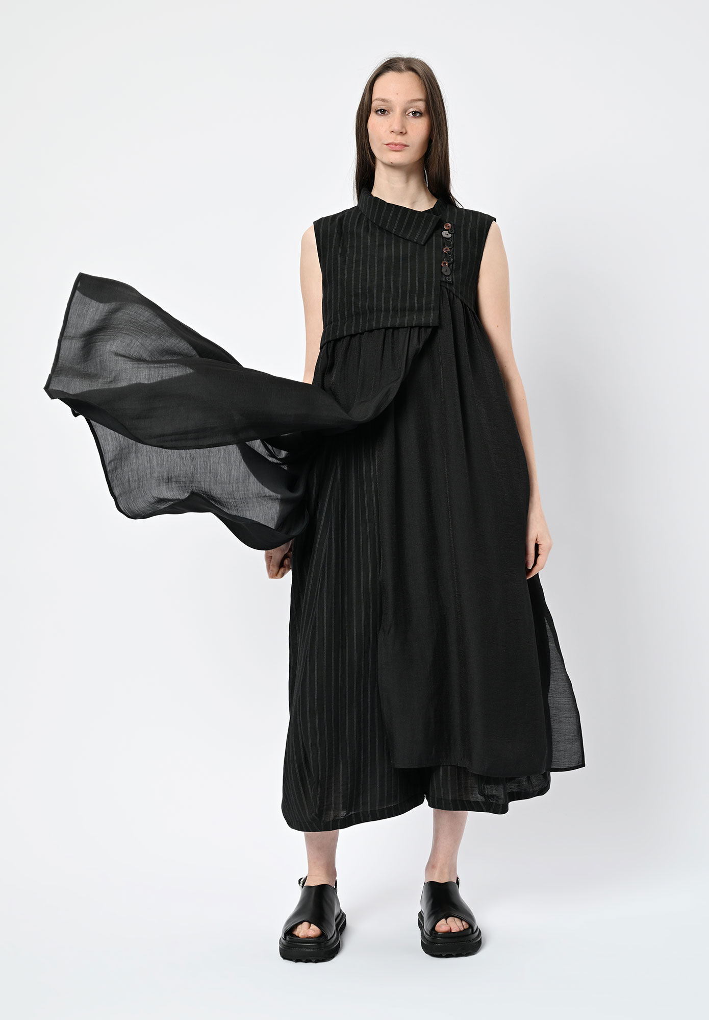 MOYURU - OFFSET TUNIC VEST - BLACK | BLACK