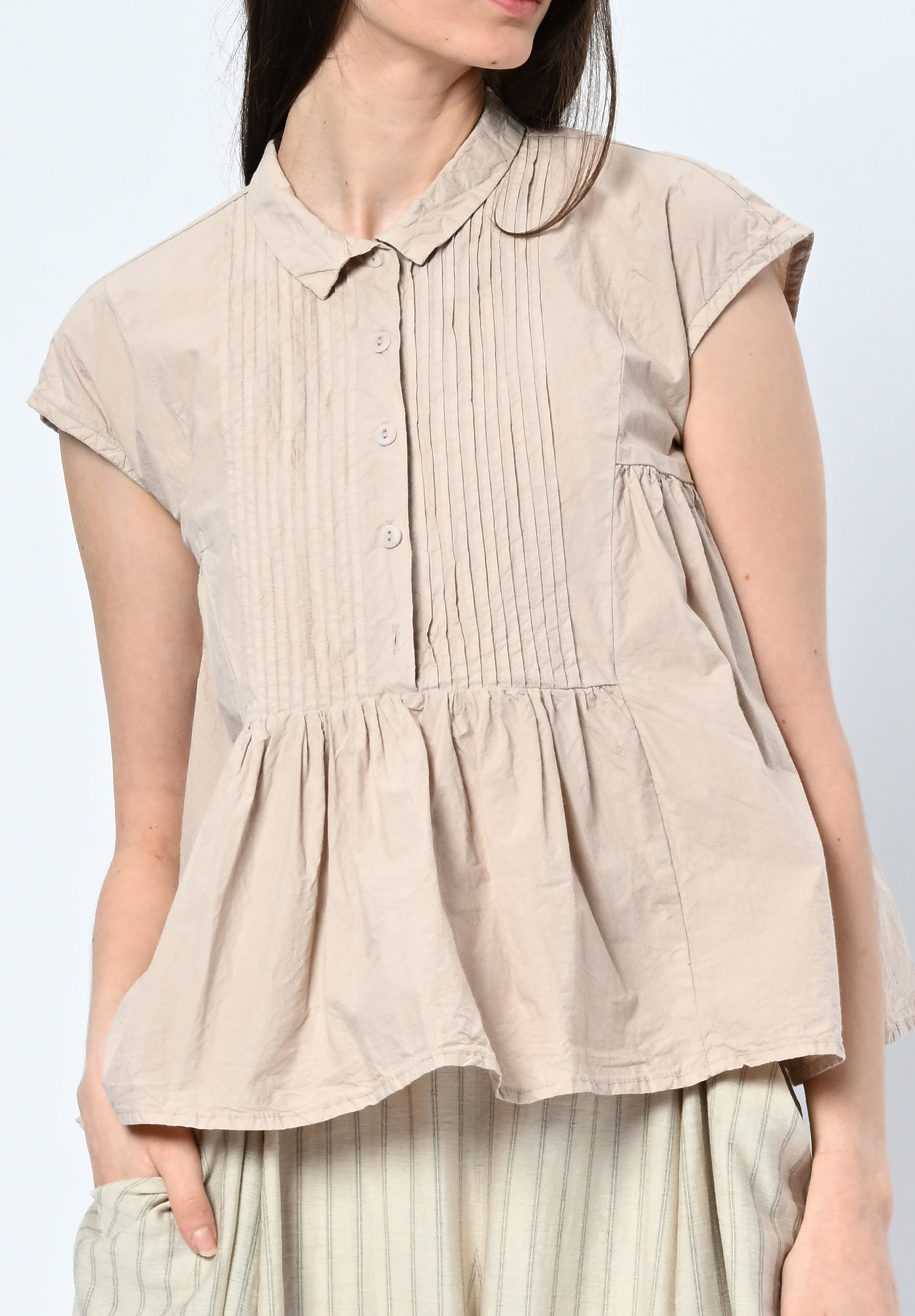 PRIVATSACHEN - JUNGLASER PINTUCK GATHER TRAPEZE TOP - KIESEL | QUARTZ PRIVATSACHEN - JUNGLASER PINTUCK GATHER TRAPEZE TOP - KIESEL | QUARTZ