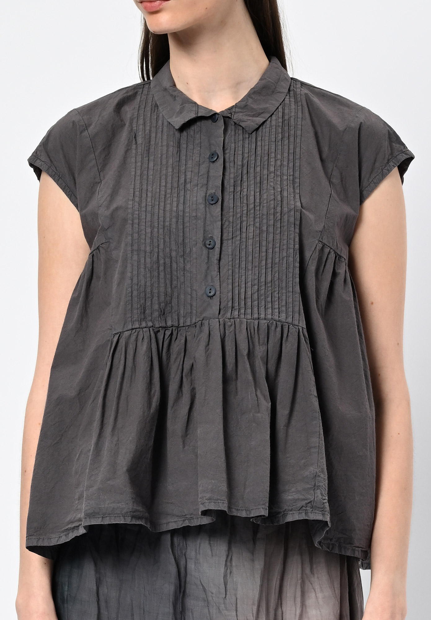 PRIVATSACHEN - JUNGLASER PINTUCK GATHER TRAPEZE TOP - MUSKAT | CHARCOAL PRIVATSACHEN - JUNGLASER PINTUCK GATHER TRAPEZE TOP - MUSKAT | CHARCOAL