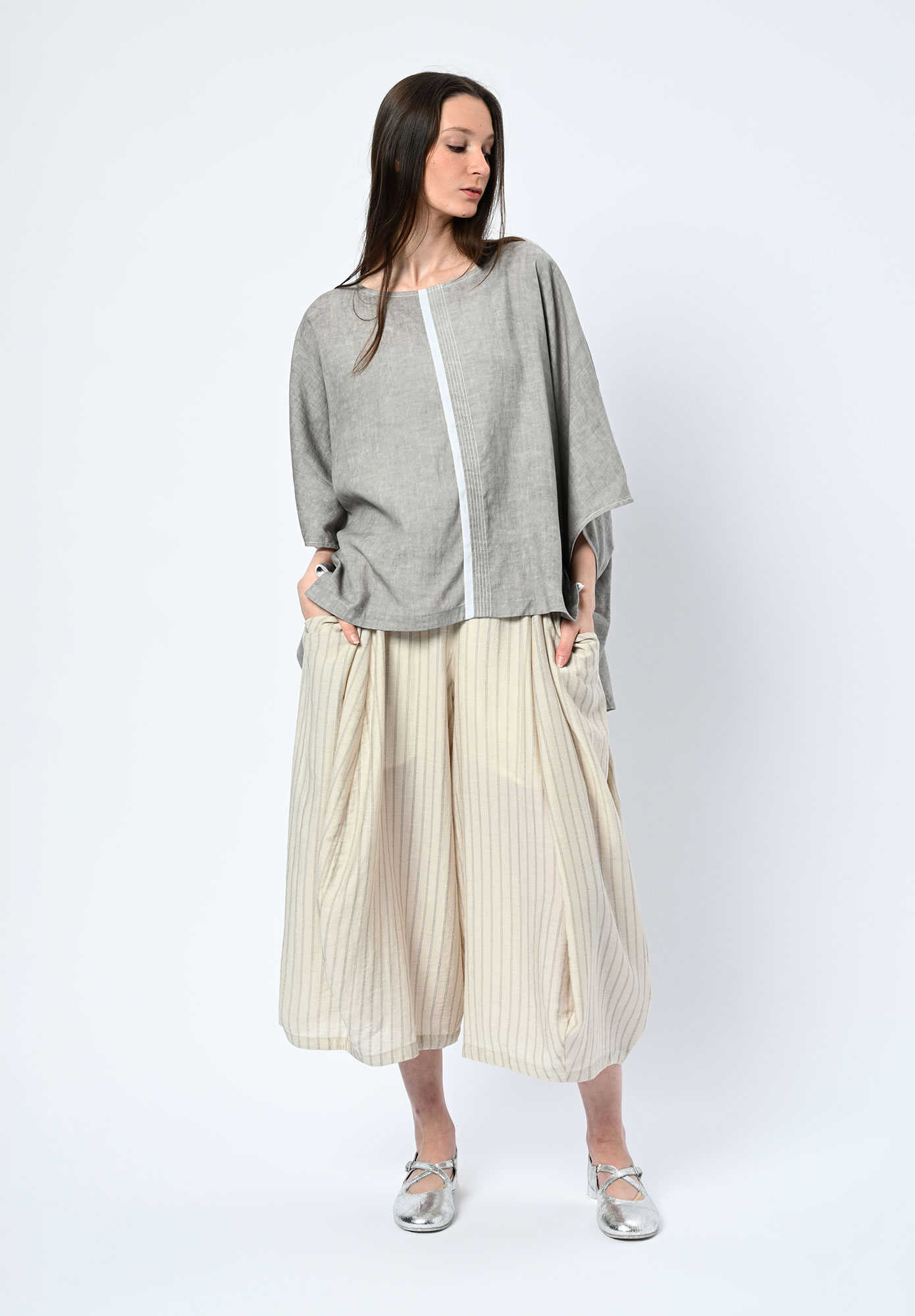 MOYURU - FREEFALL OVERSIZE TOP - LIGHT GREY