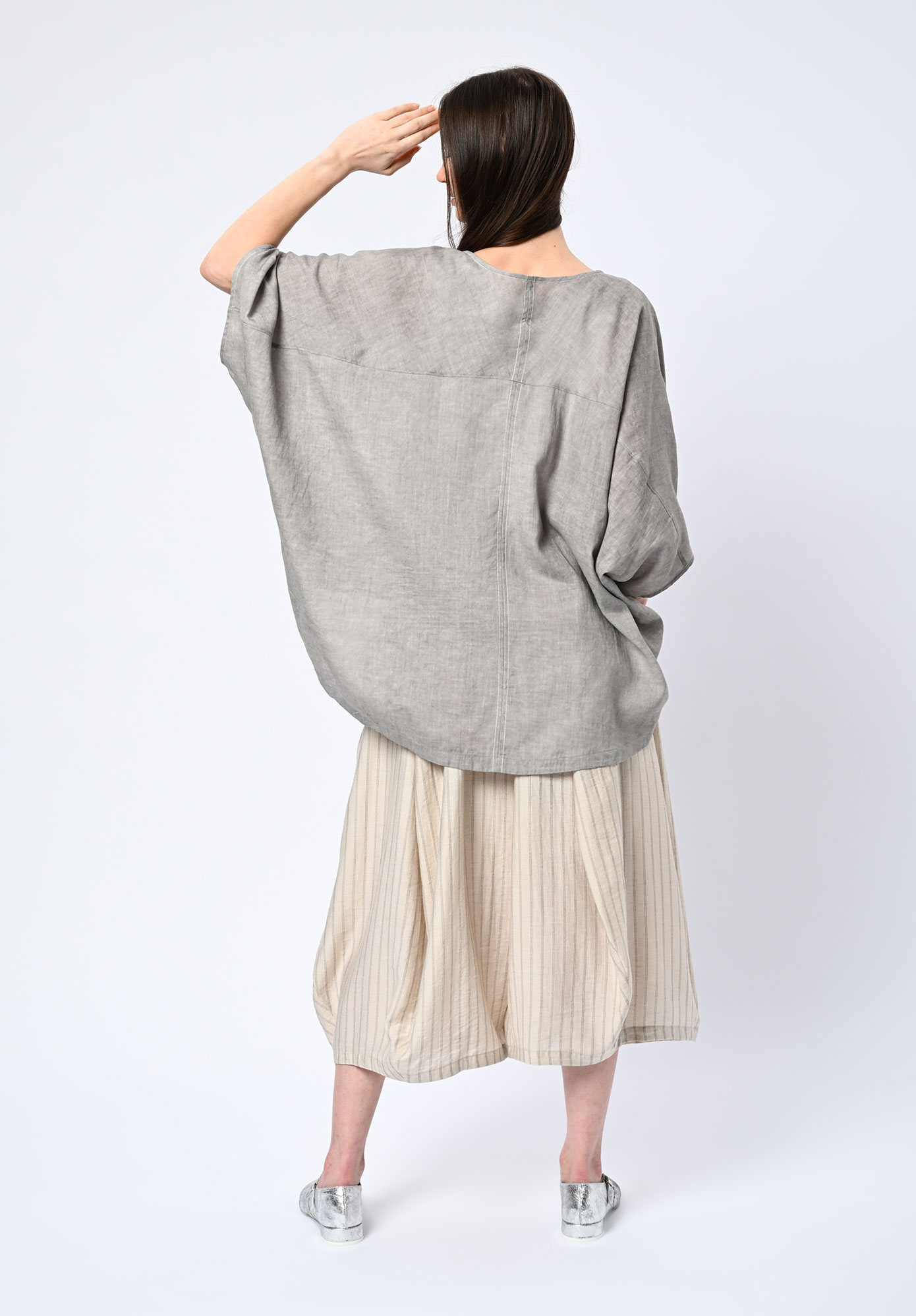 MOYURU - FREEFALL OVERSIZE TOP - LIGHT GREY MOYURU - FREEFALL OVERSIZE TOP - LIGHT GREY