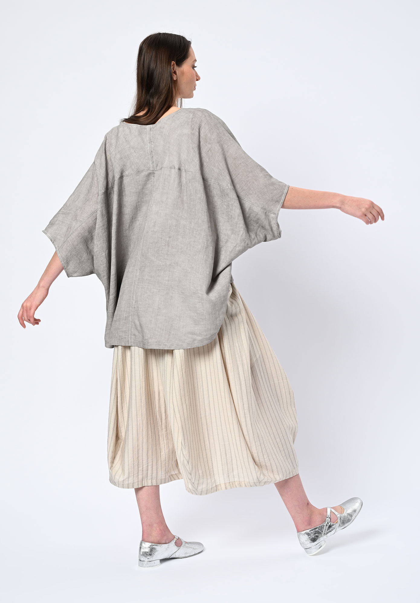 MOYURU - FREEFALL OVERSIZE TOP - LIGHT GREY MOYURU - FREEFALL OVERSIZE TOP - LIGHT GREY